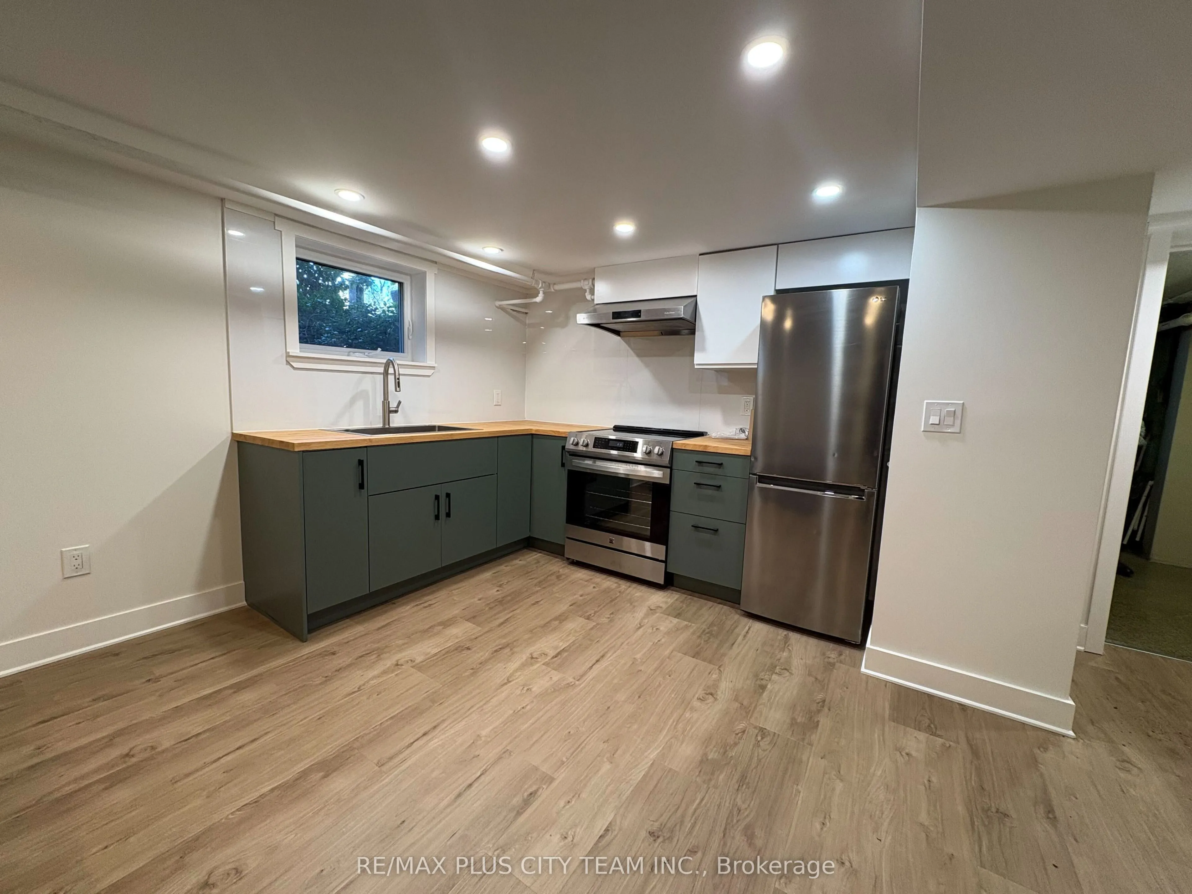 3835 Bathurst Street #10