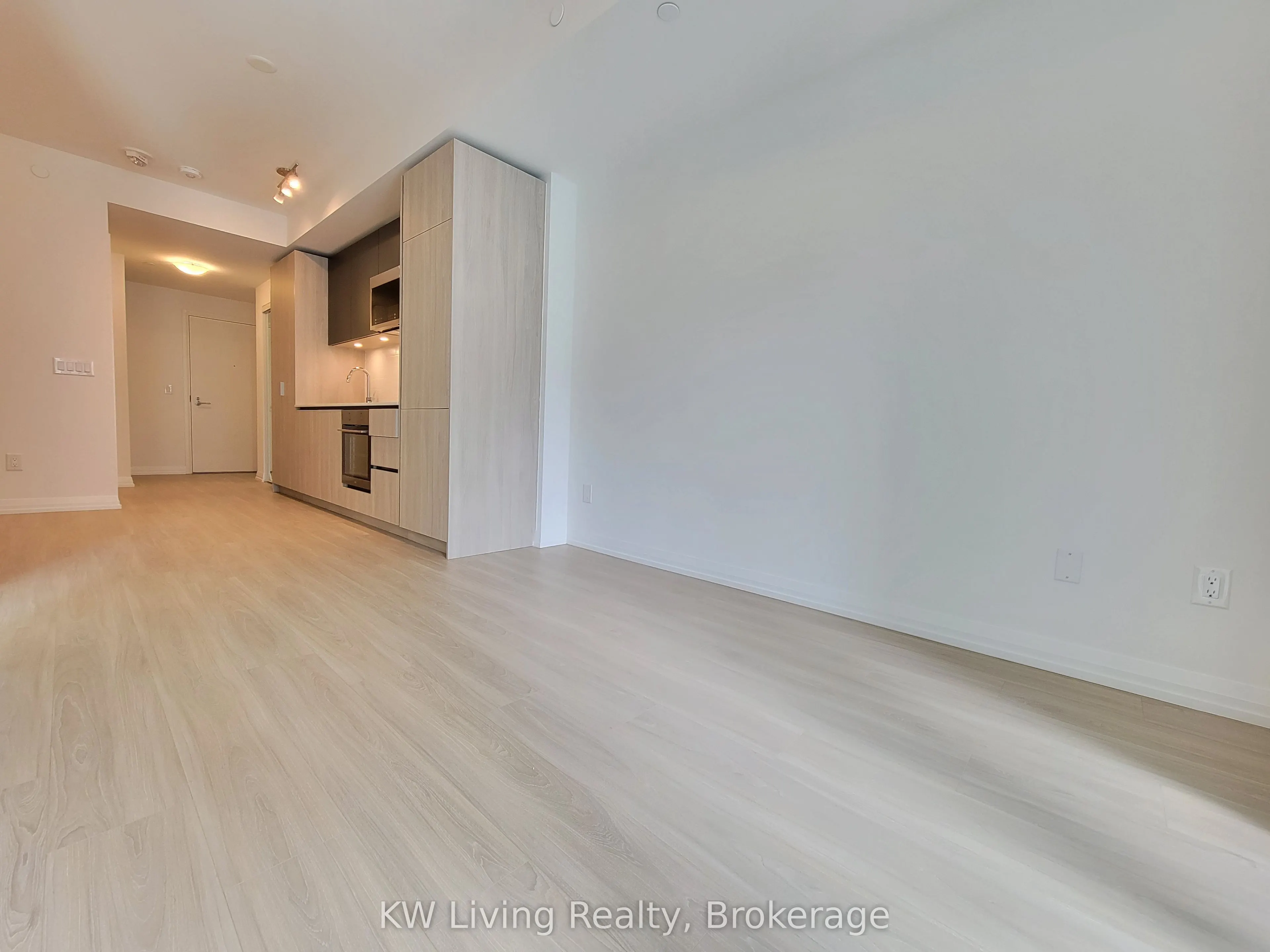 28 Widmer Street #2822