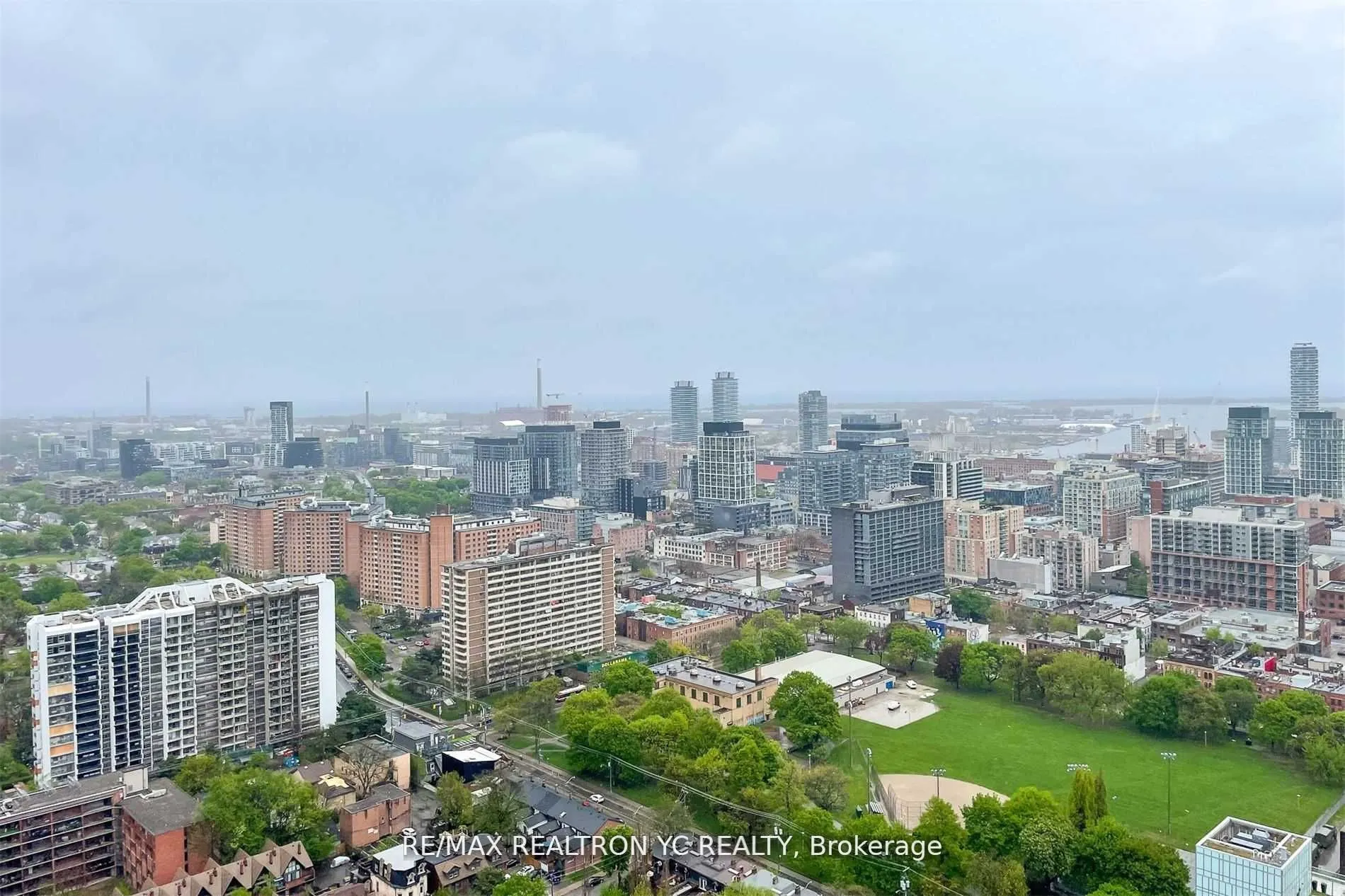 181 Dundas Street E #4007