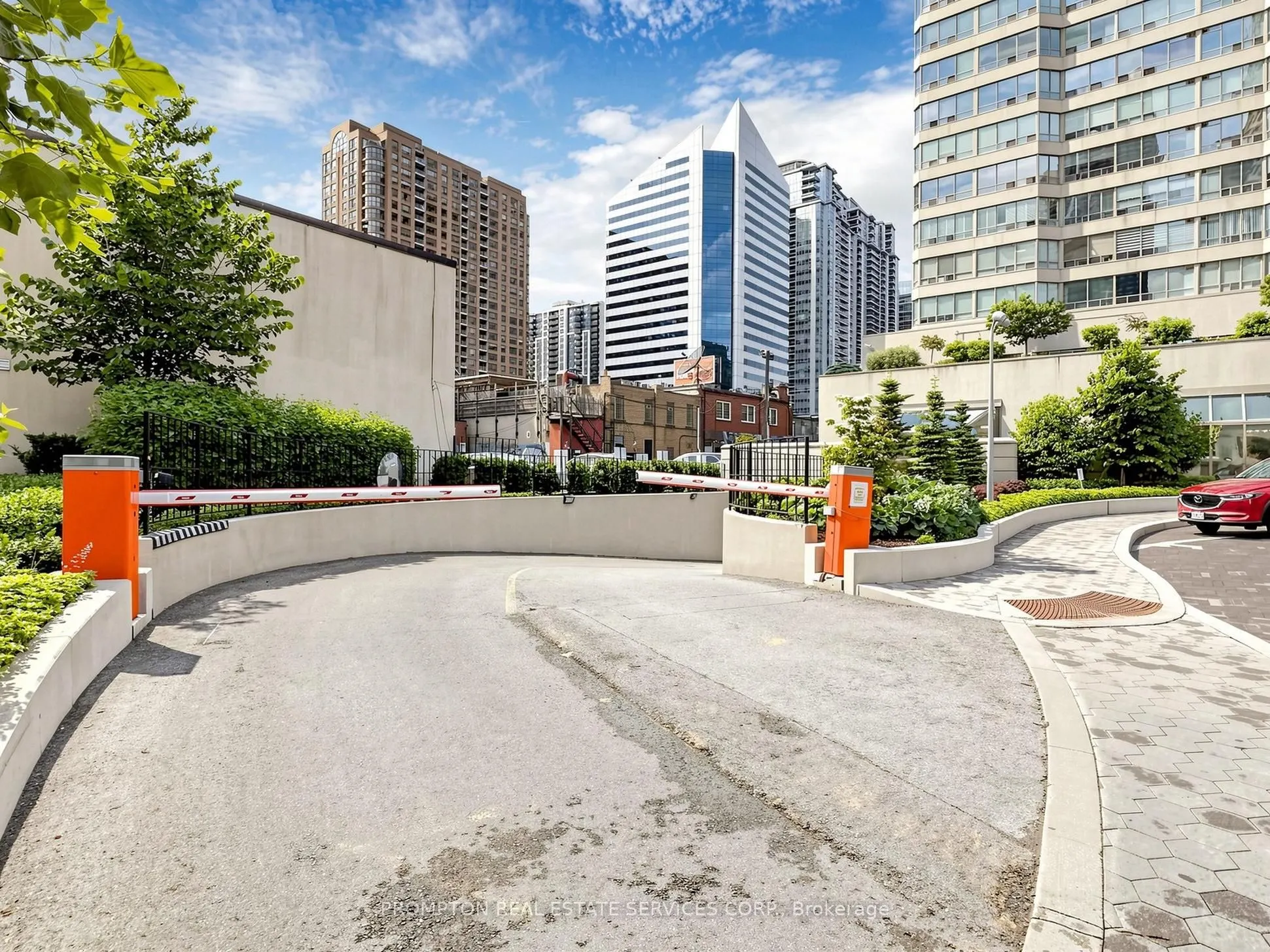 30 Greenfield Avenue #1211