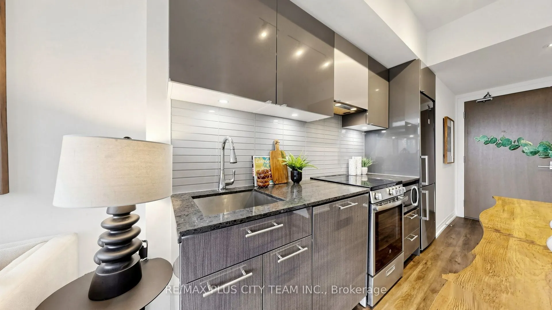 251 Jarvis Street #1903