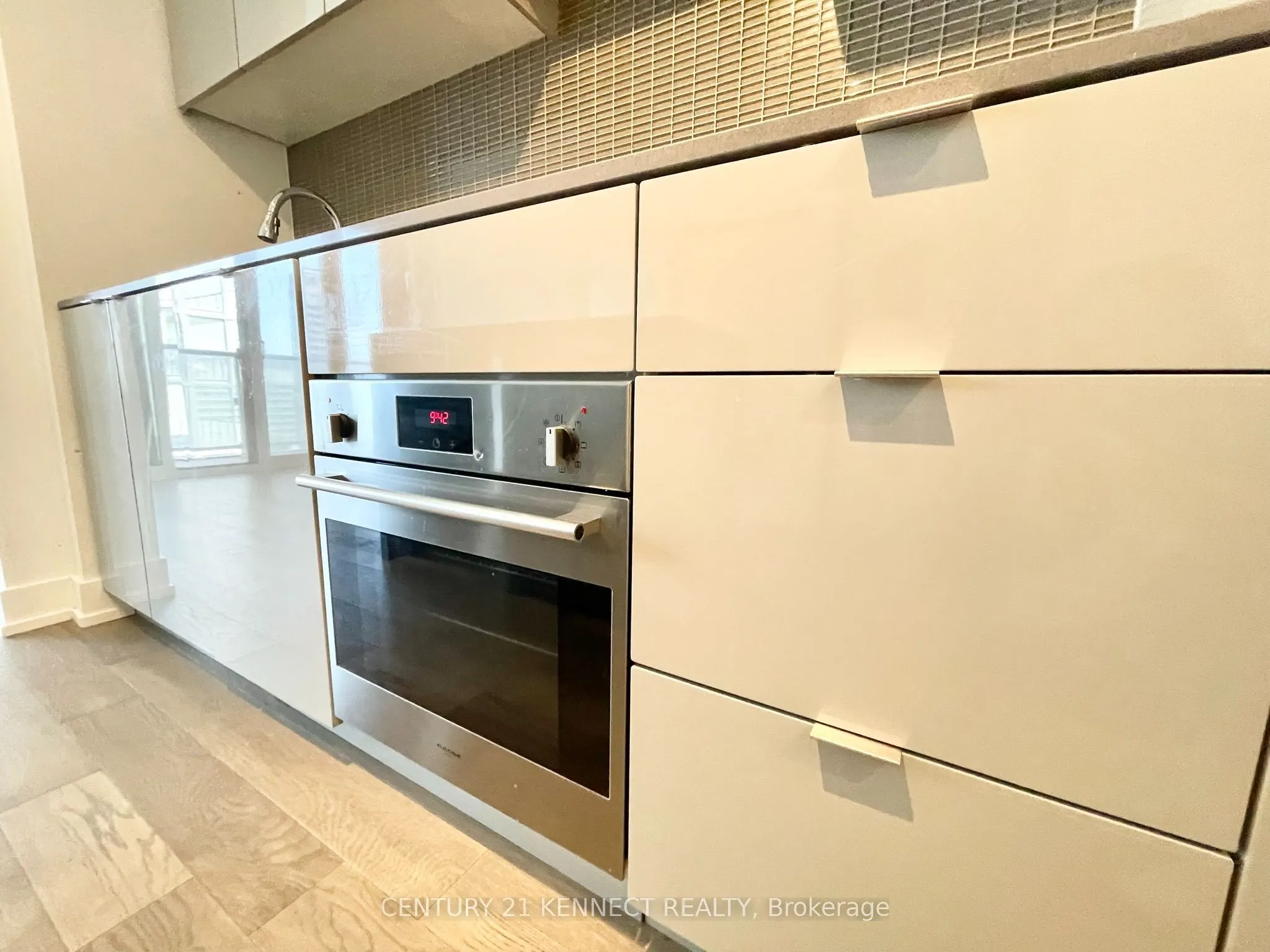 7 Grenville Street #2301
