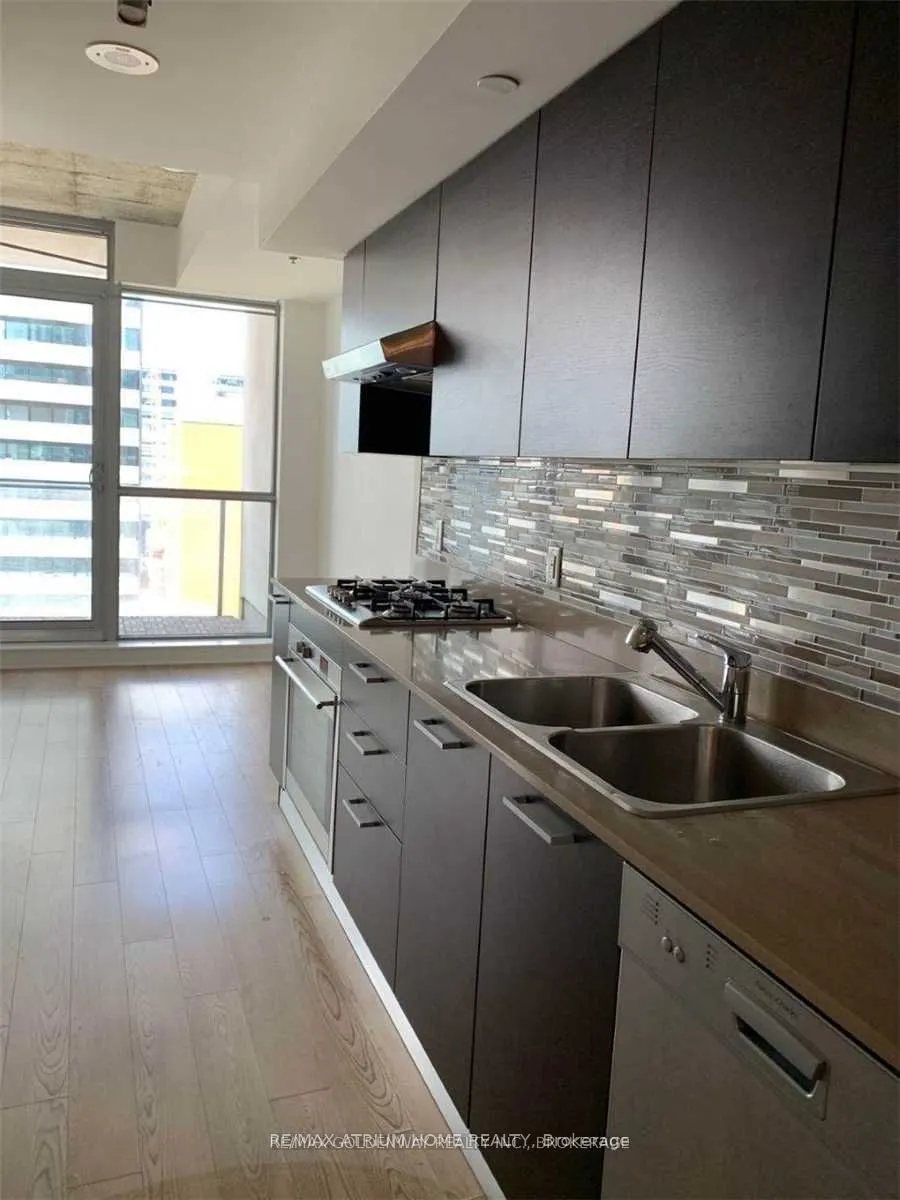 375 King Street W #1508