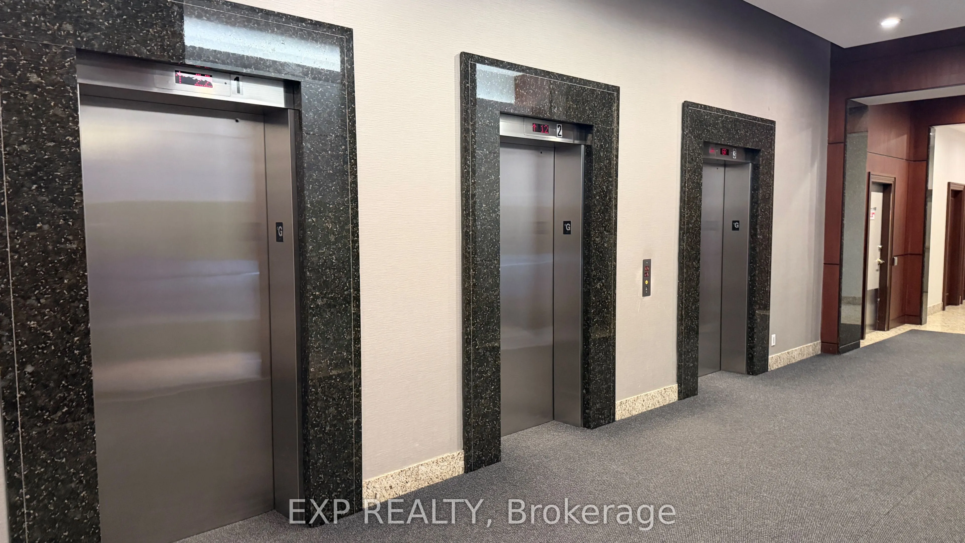 18 Parkview Avenue #716