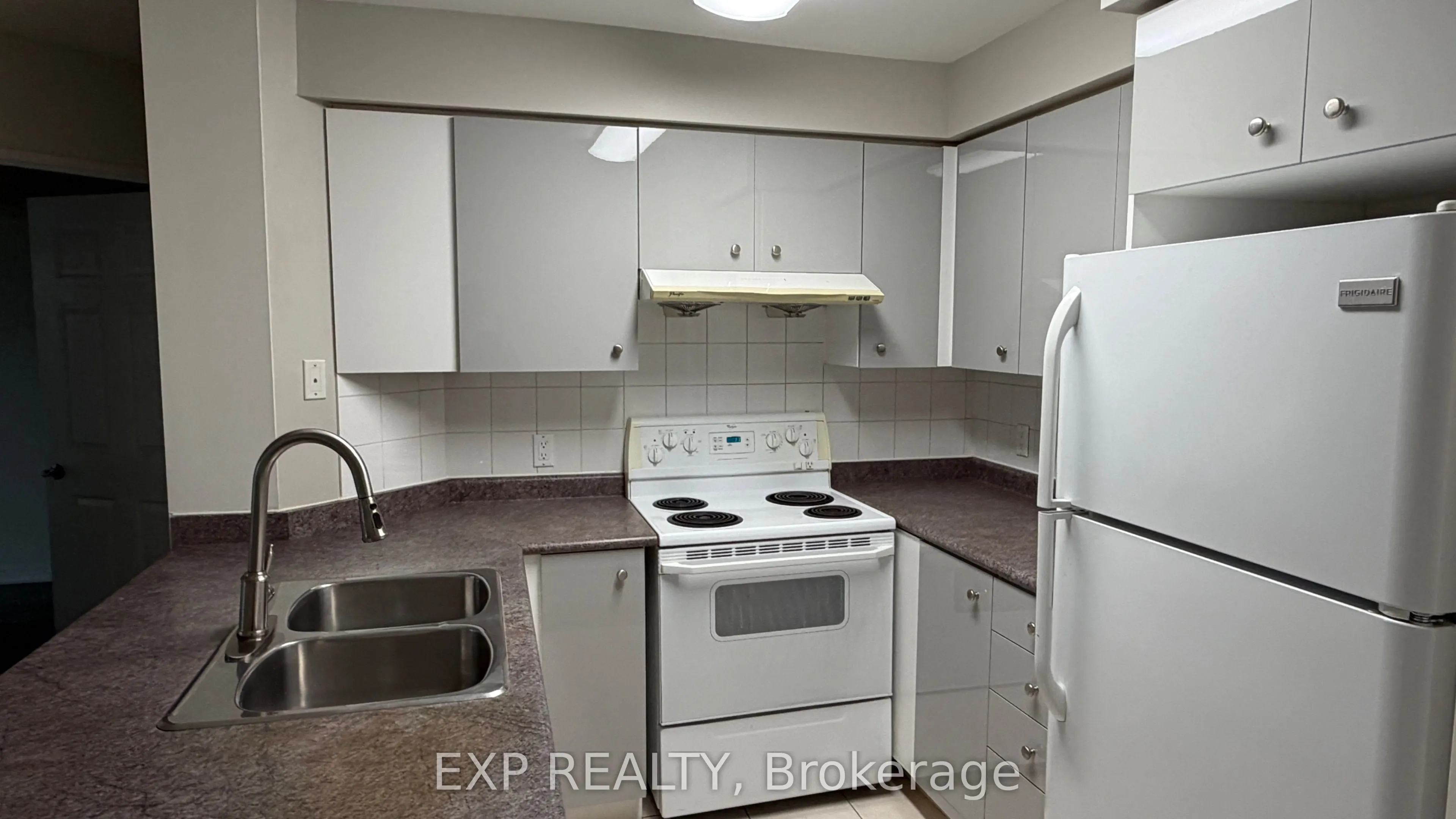 18 Parkview Avenue #716
