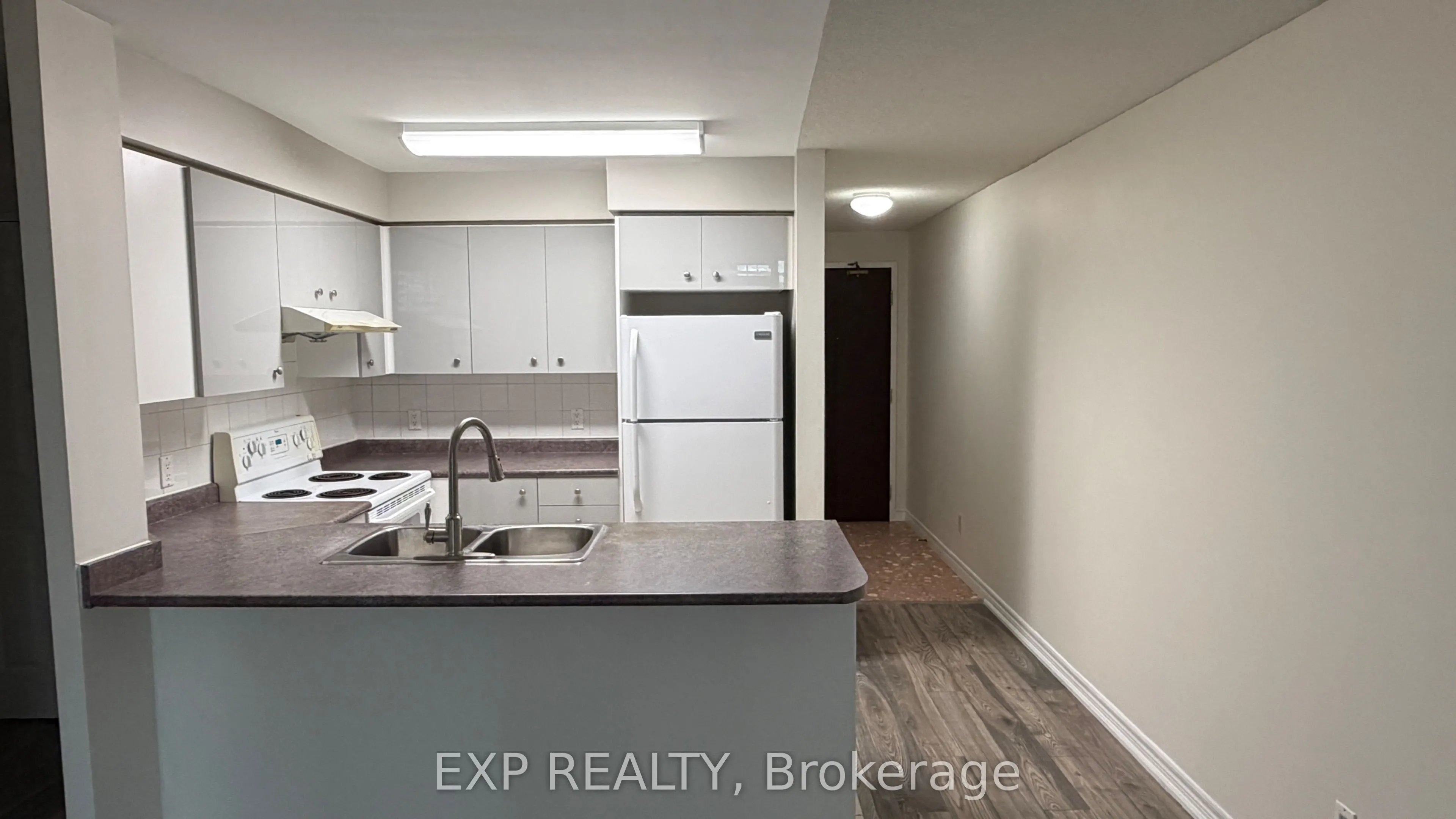 18 Parkview Avenue #716