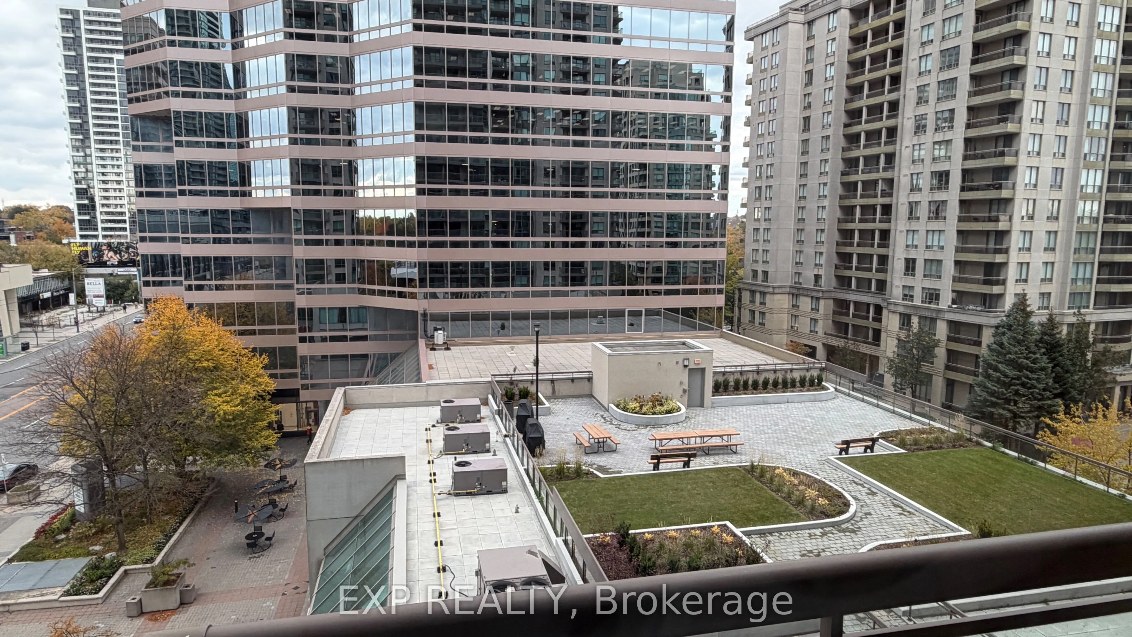 18 Parkview Avenue #716