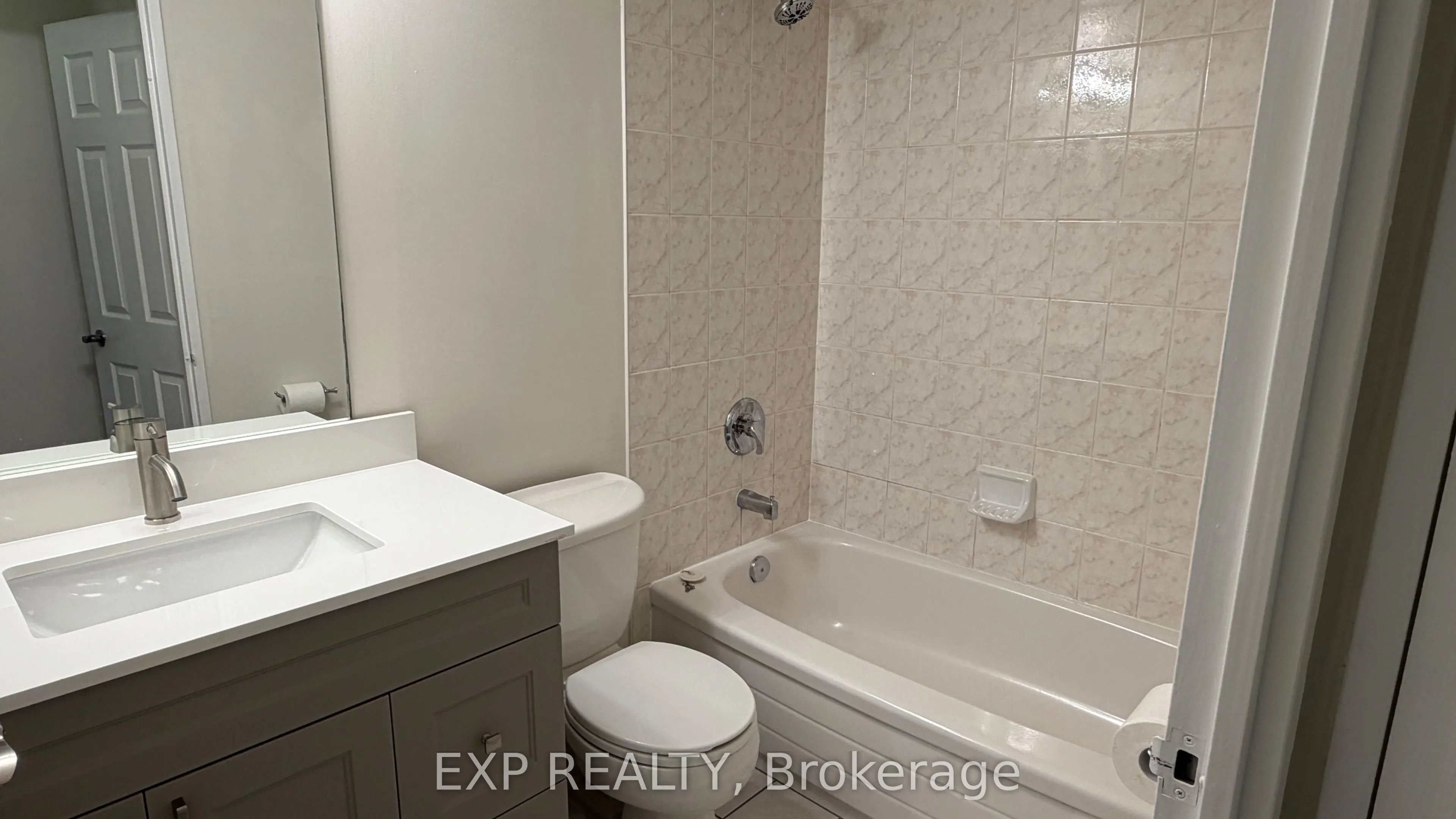 18 Parkview Avenue #716