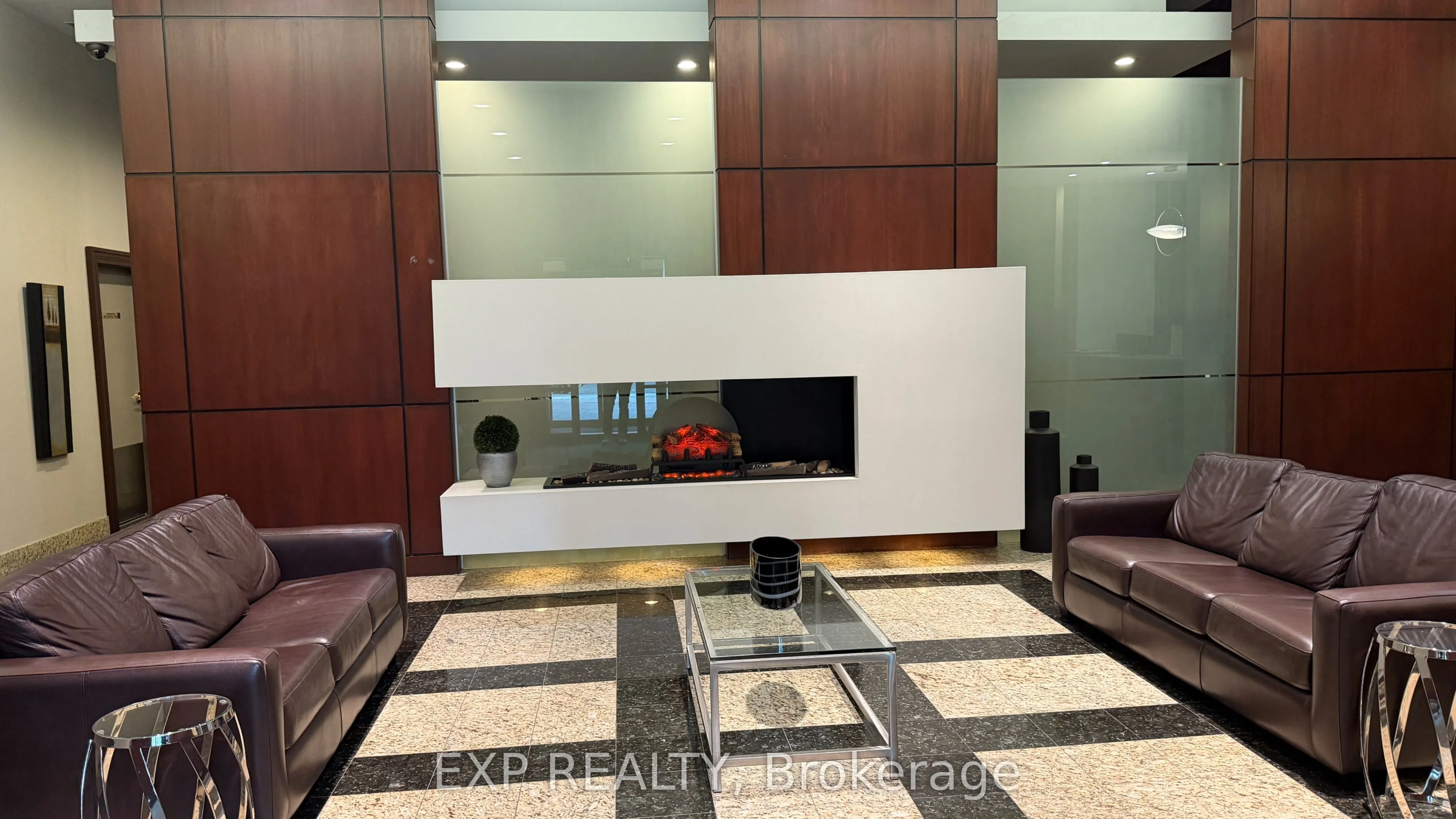 18 Parkview Avenue #716
