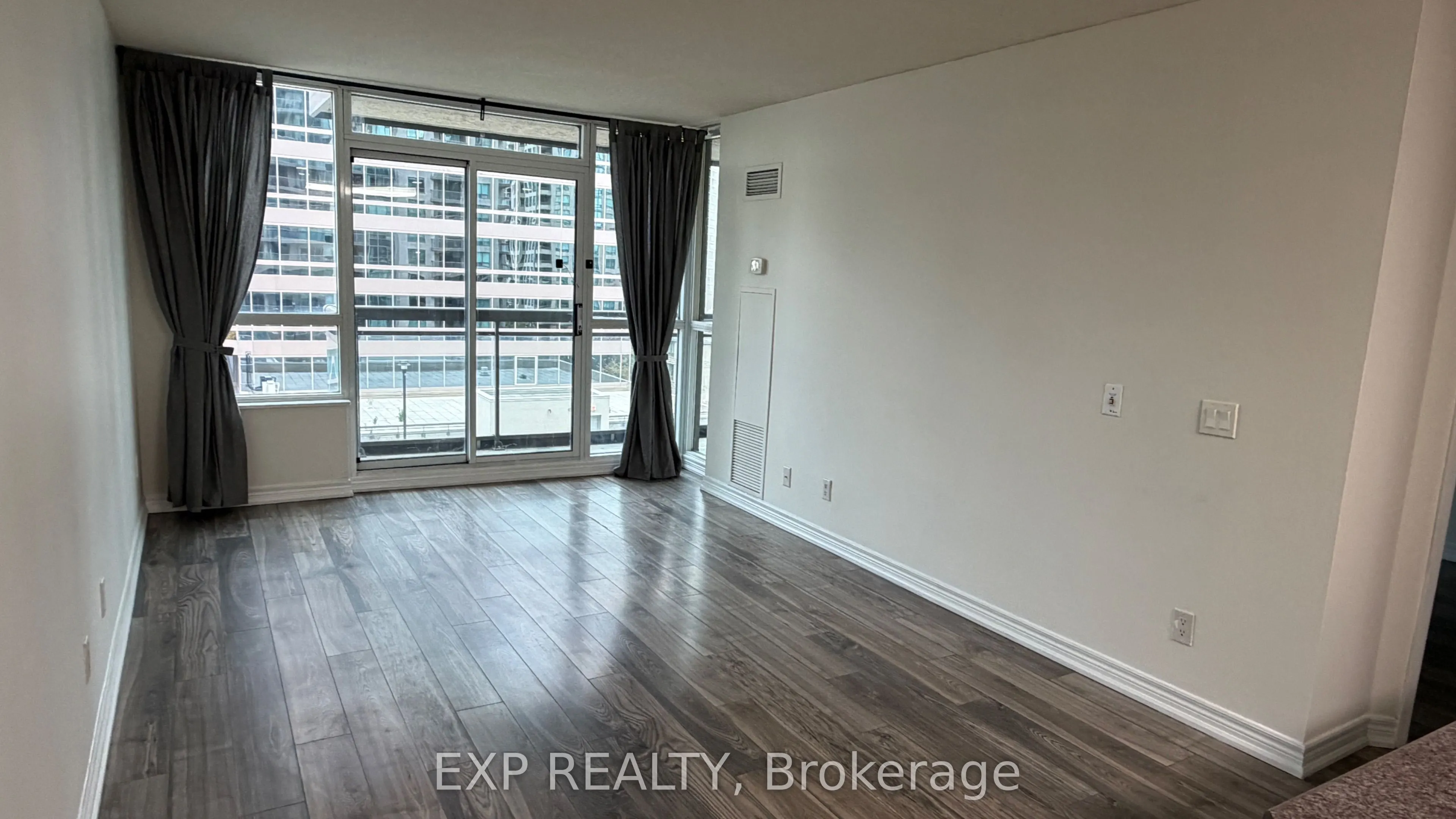 18 Parkview Avenue #716