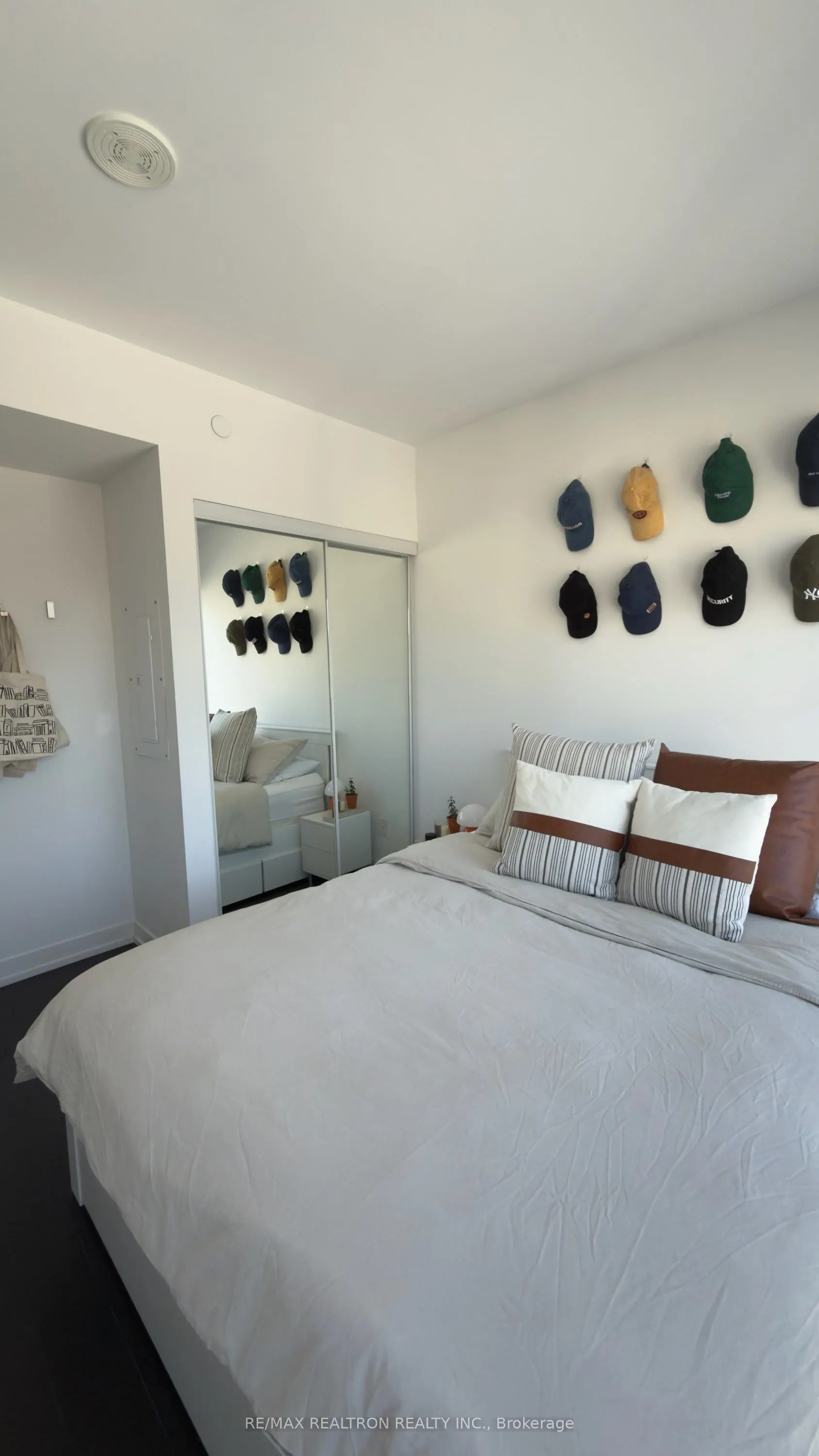 85 Wood Street #3005