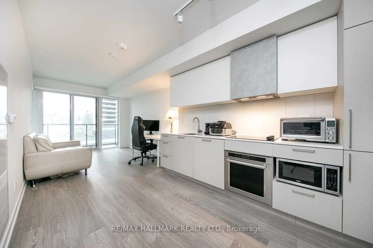 19 Western Battery Road #820