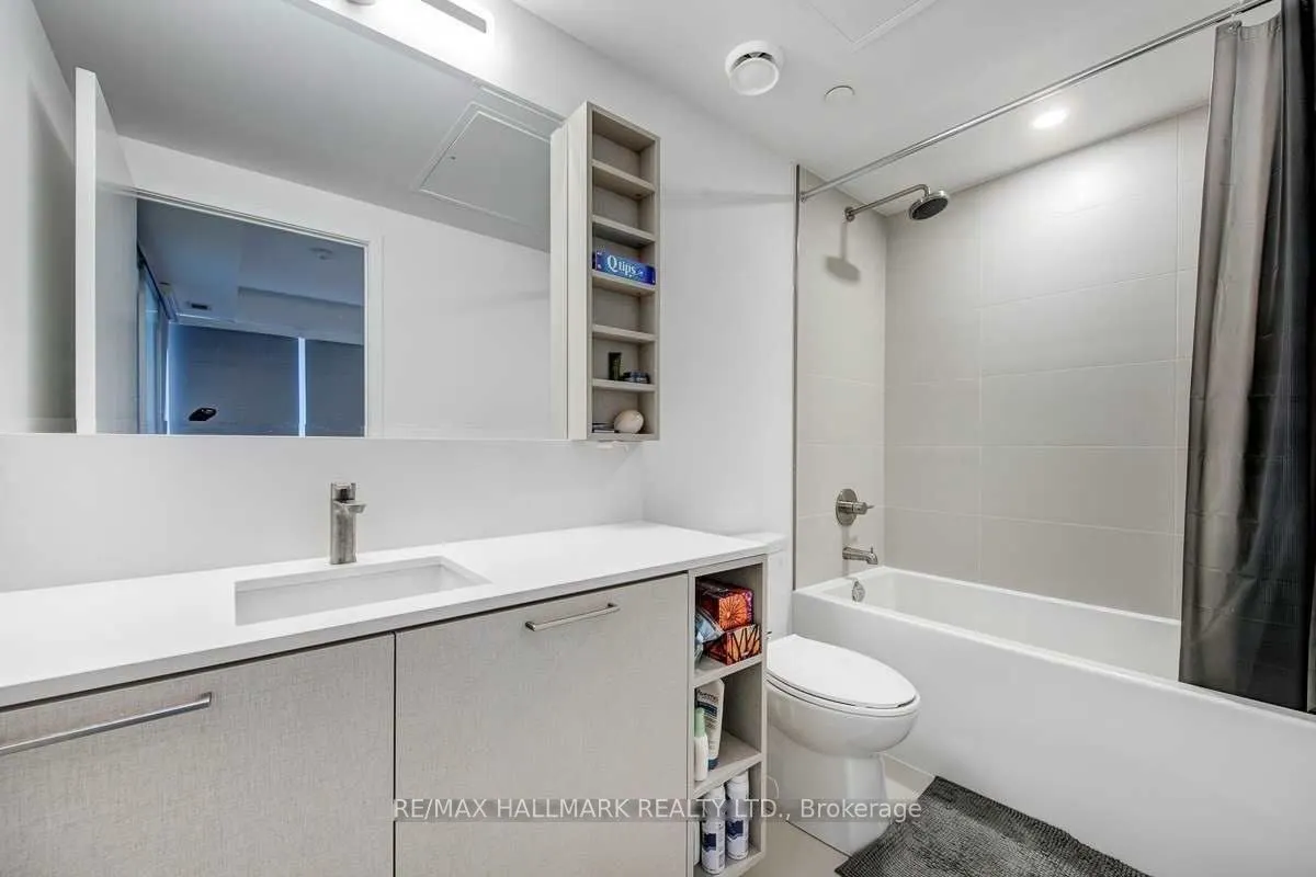 19 Western Battery Road #820