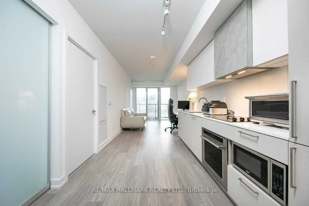 19 Western Battery Road #820