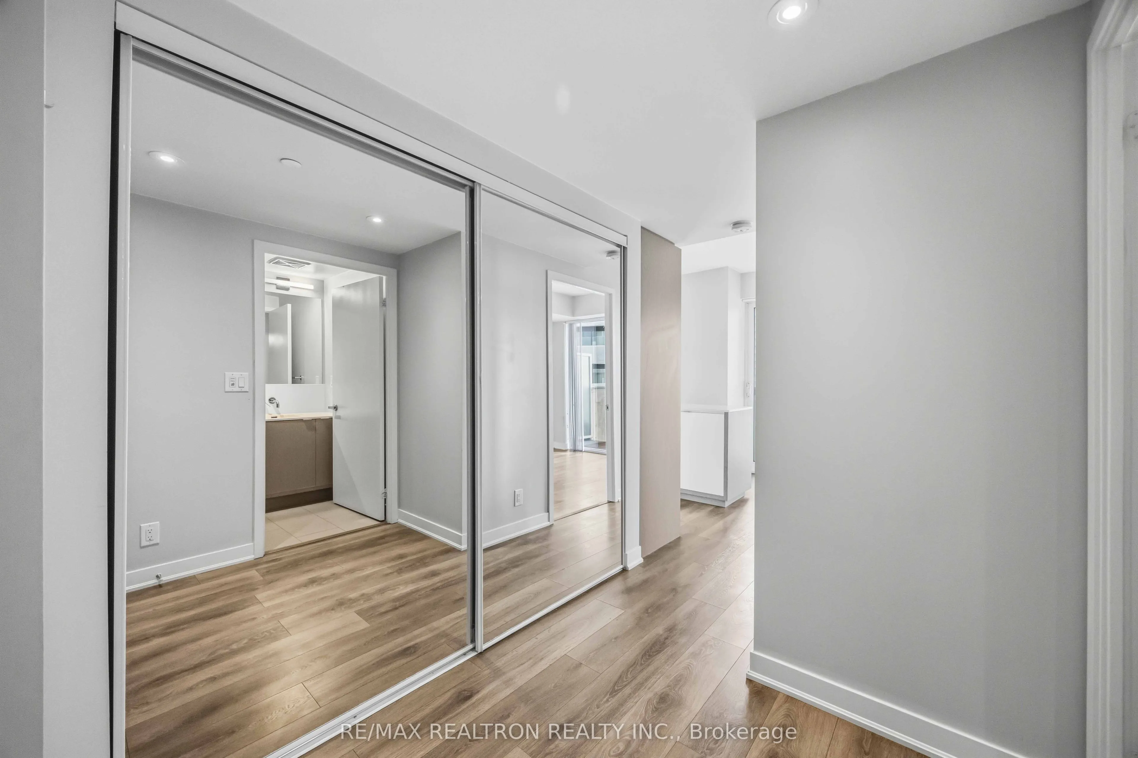 88 Harbour Street #1410