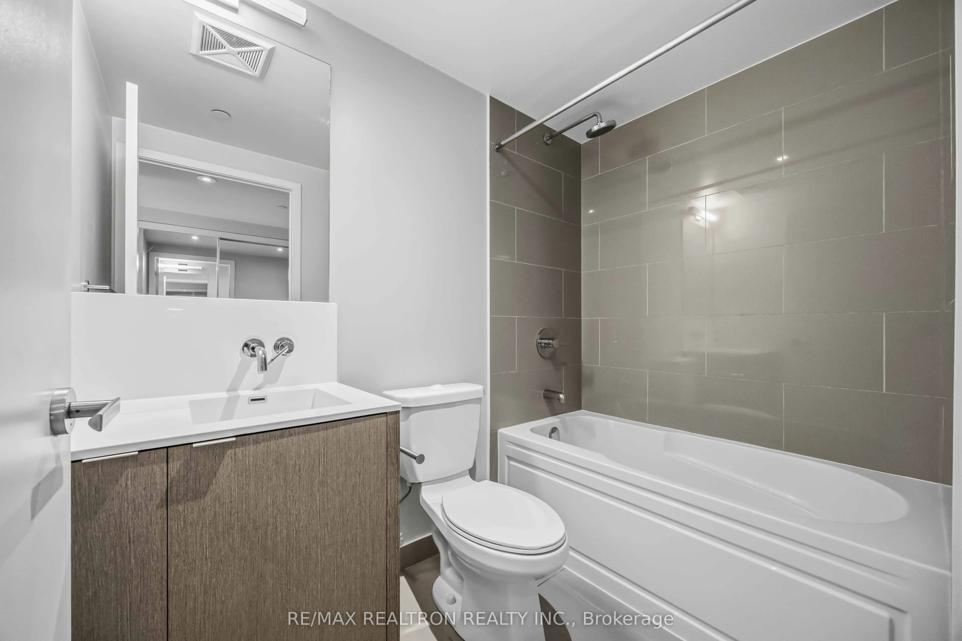88 Harbour Street #1410