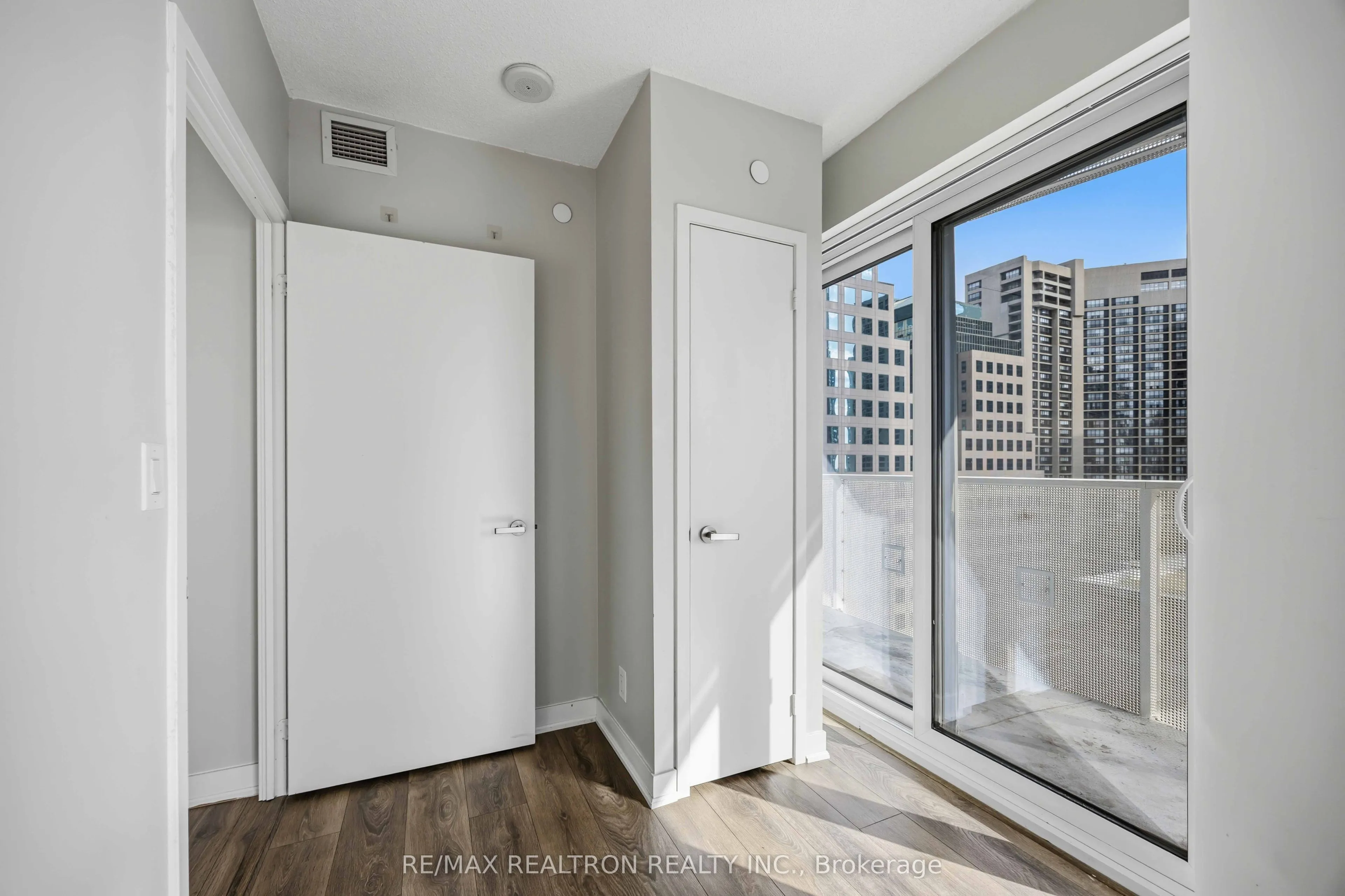 88 Harbour Street #1410