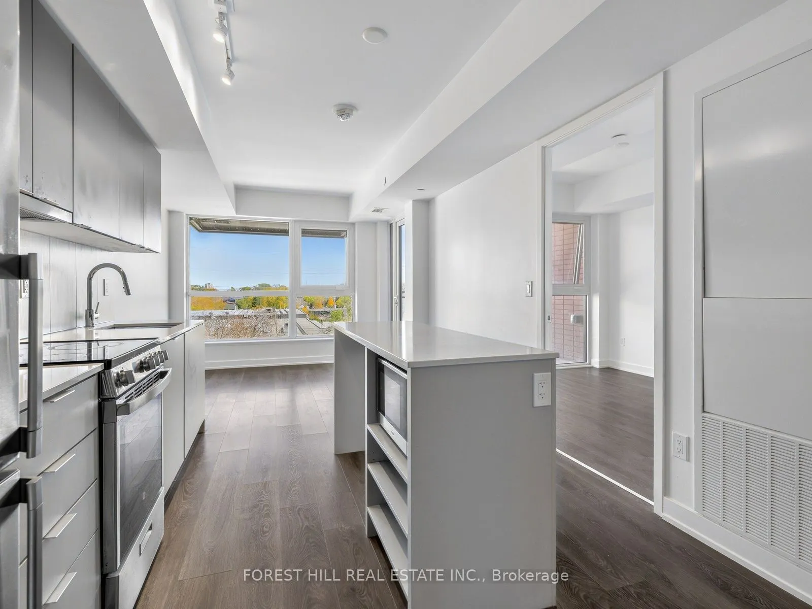 8 Tippett Road #407