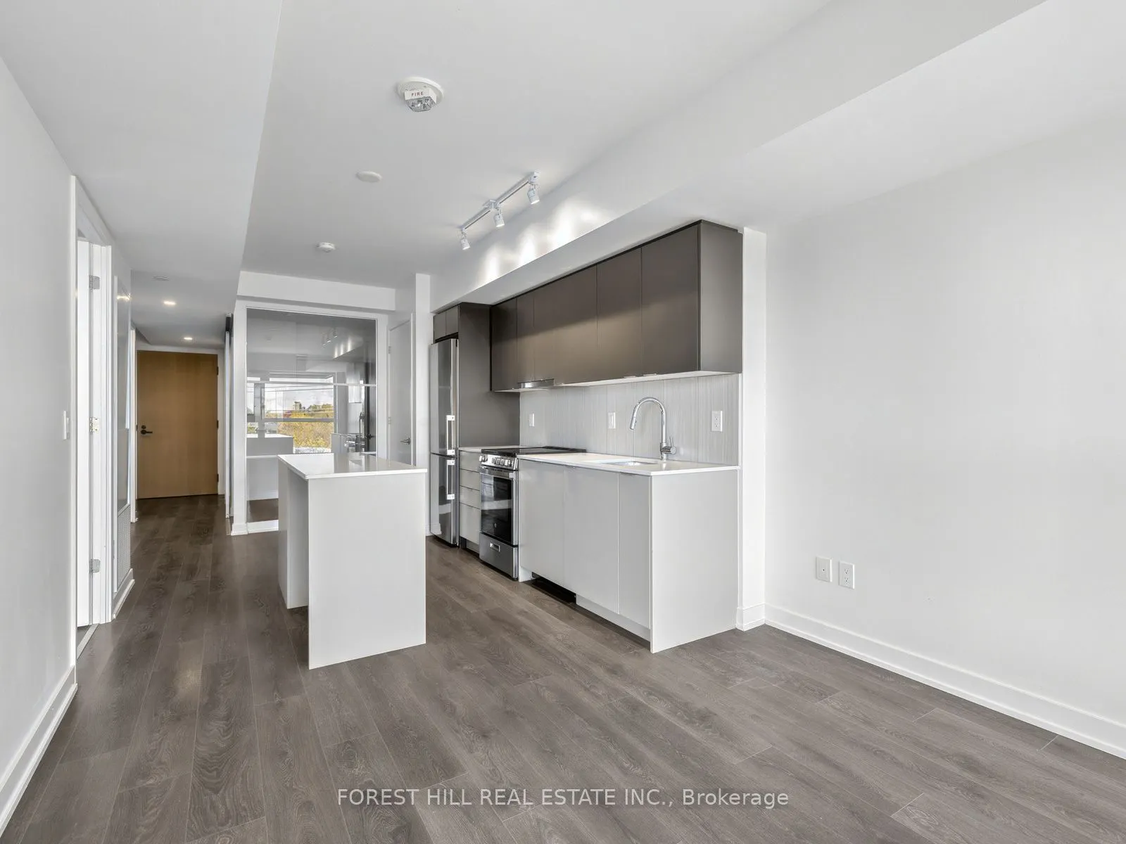 8 Tippett Road #407