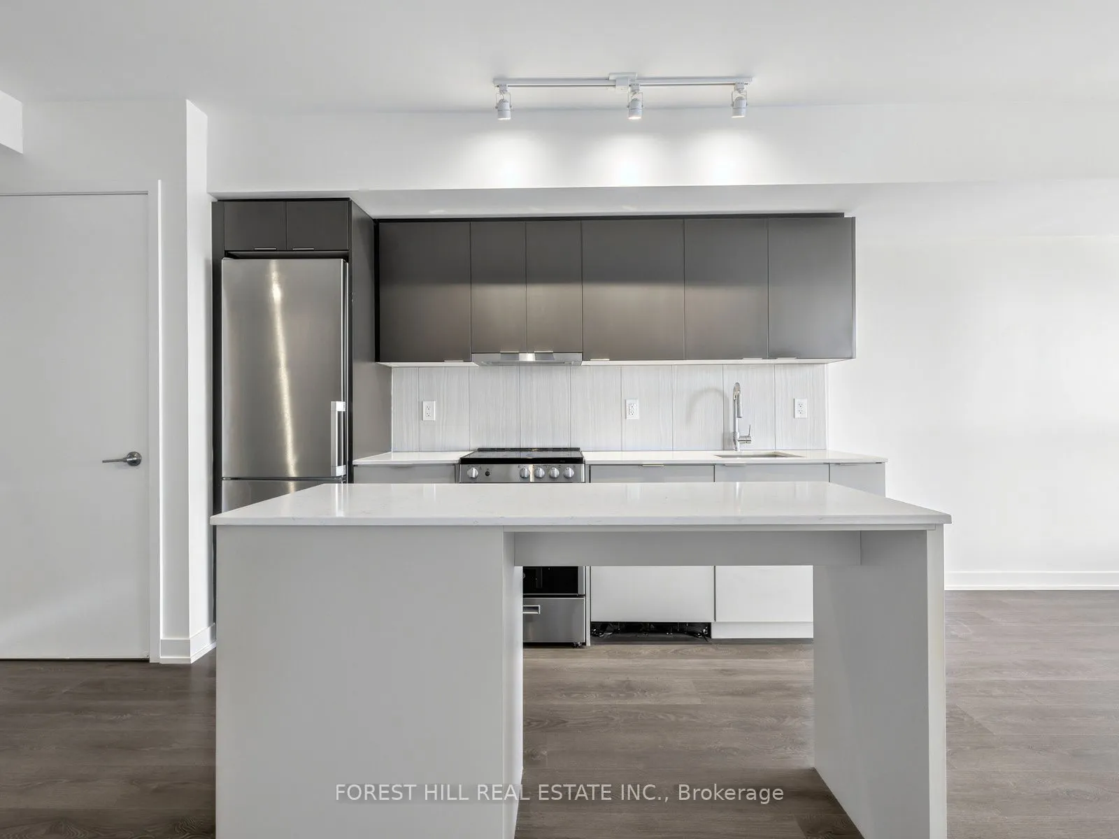 8 Tippett Road #407