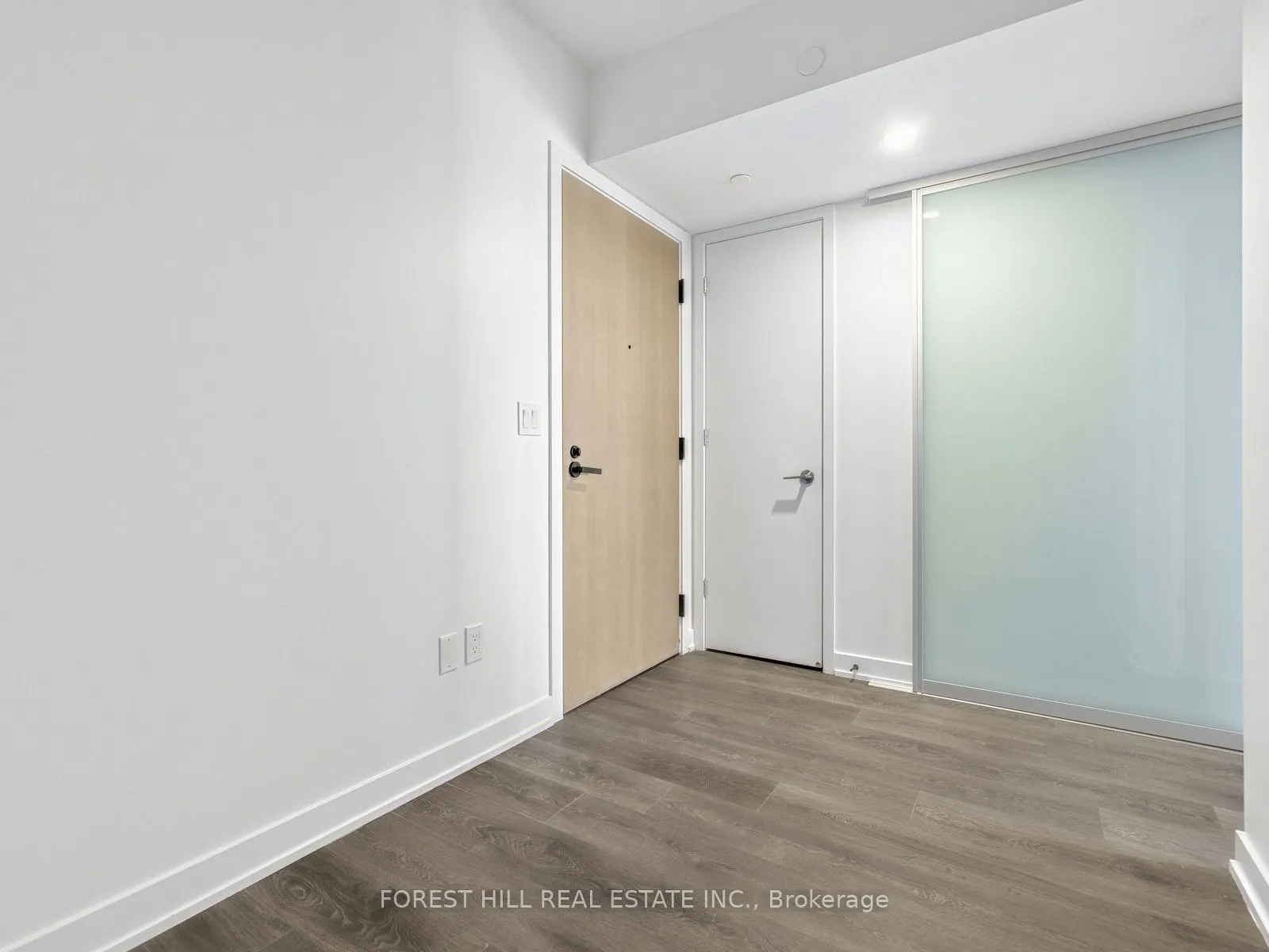 8 Tippett Road #407