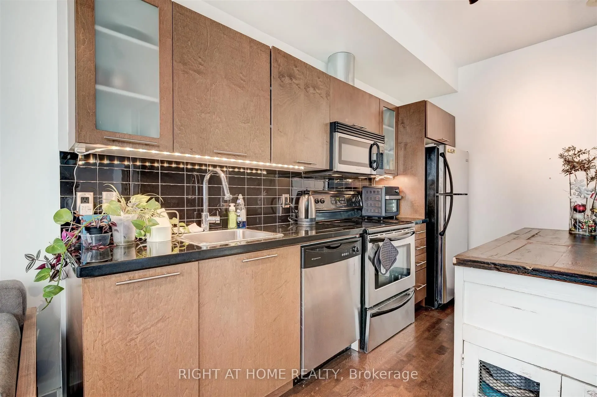 33 Mill Street #1709