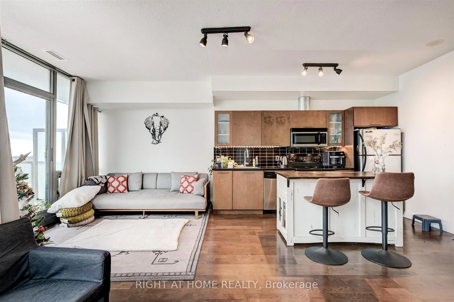 33 Mill Street #1709