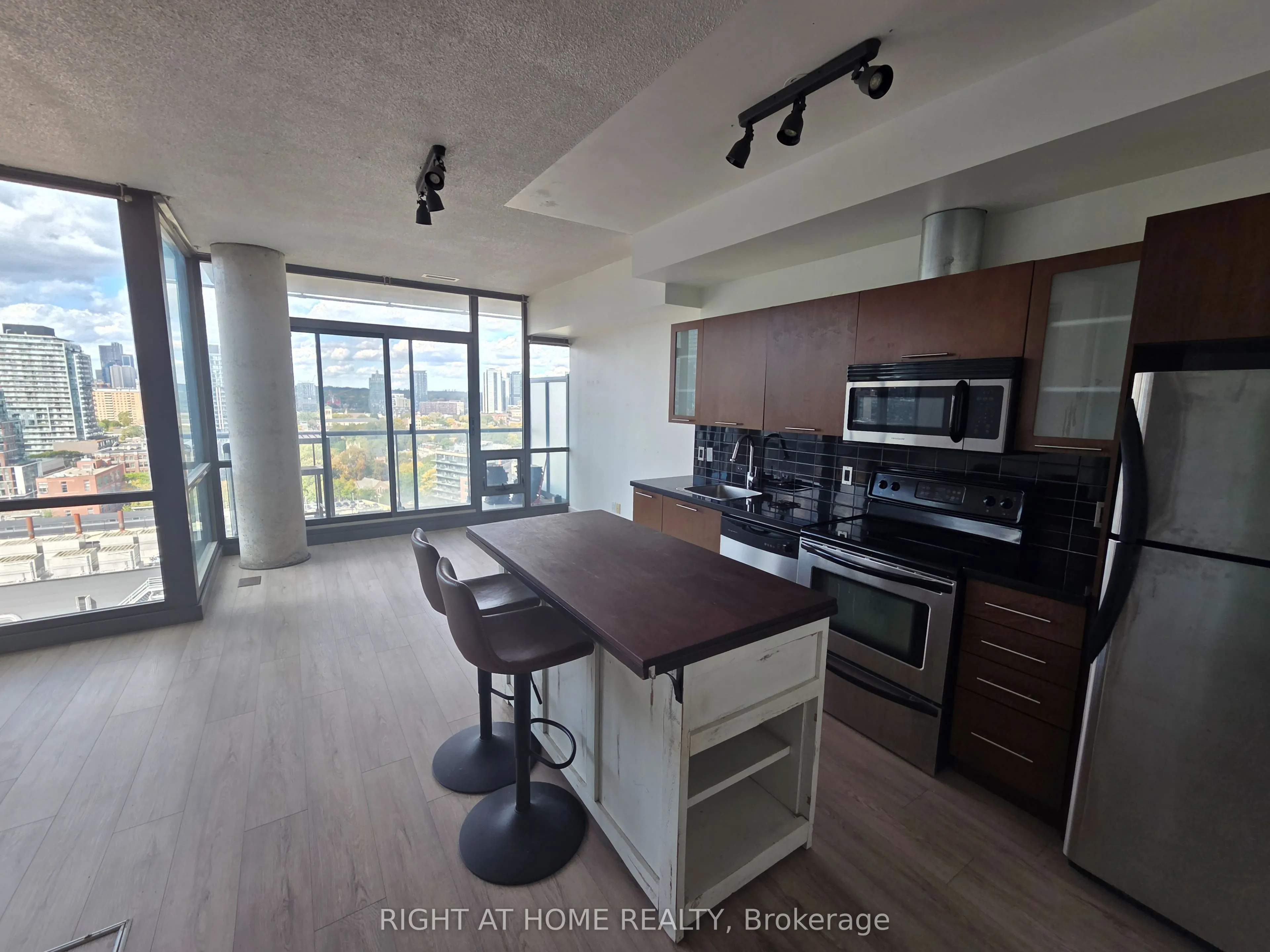 33 Mill Street #1709