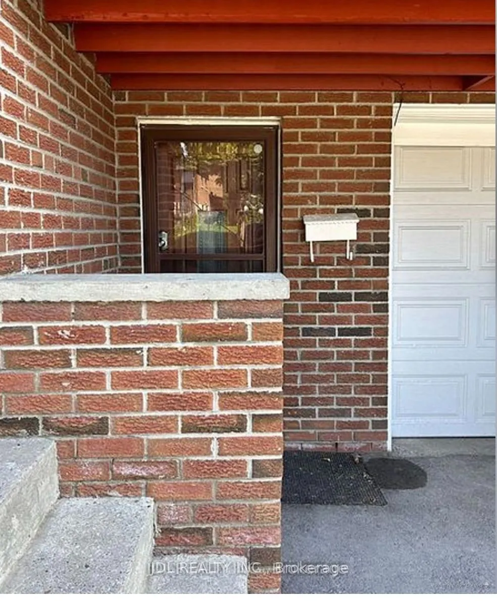 13 Pawnee Ave Avenue #Renovated Bedroom bsmt