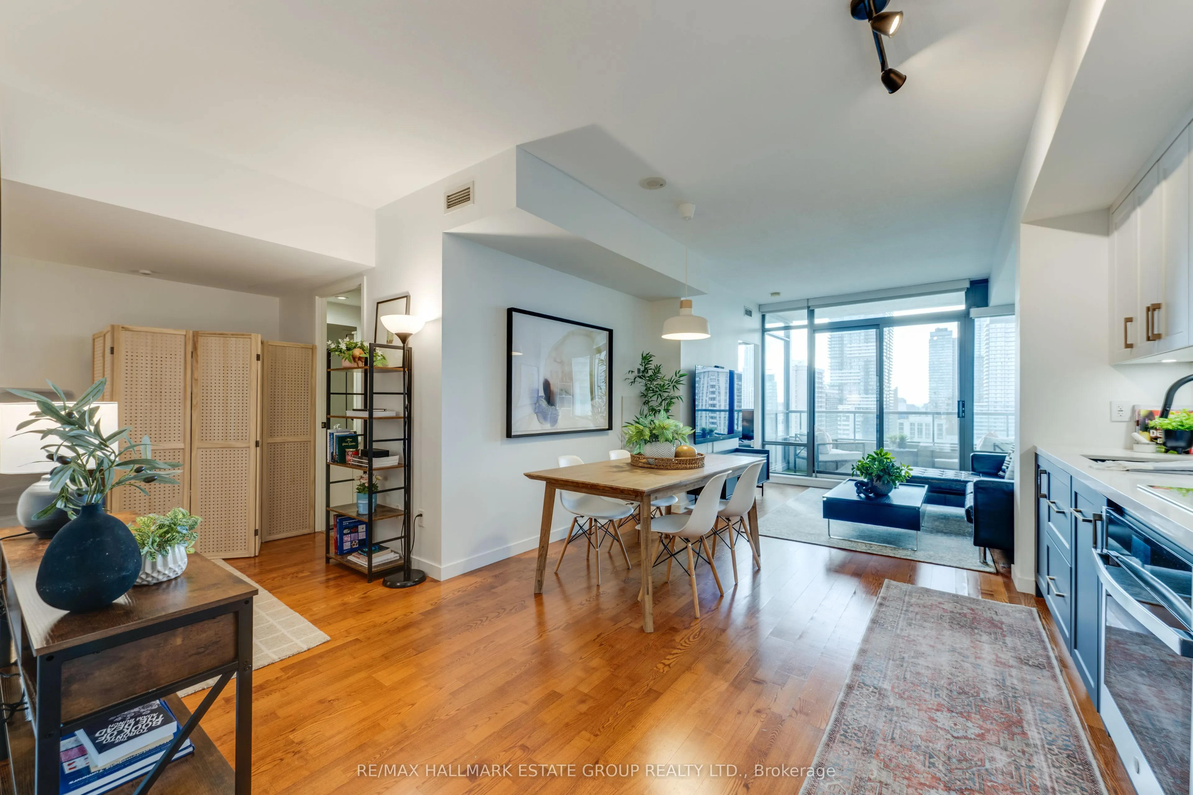 285 Mutual Street #2201