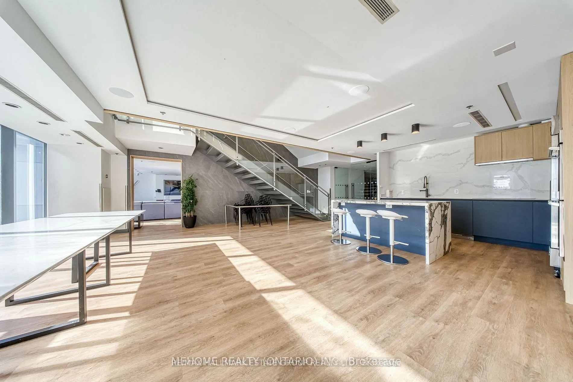 285 Mutual Street #2201
