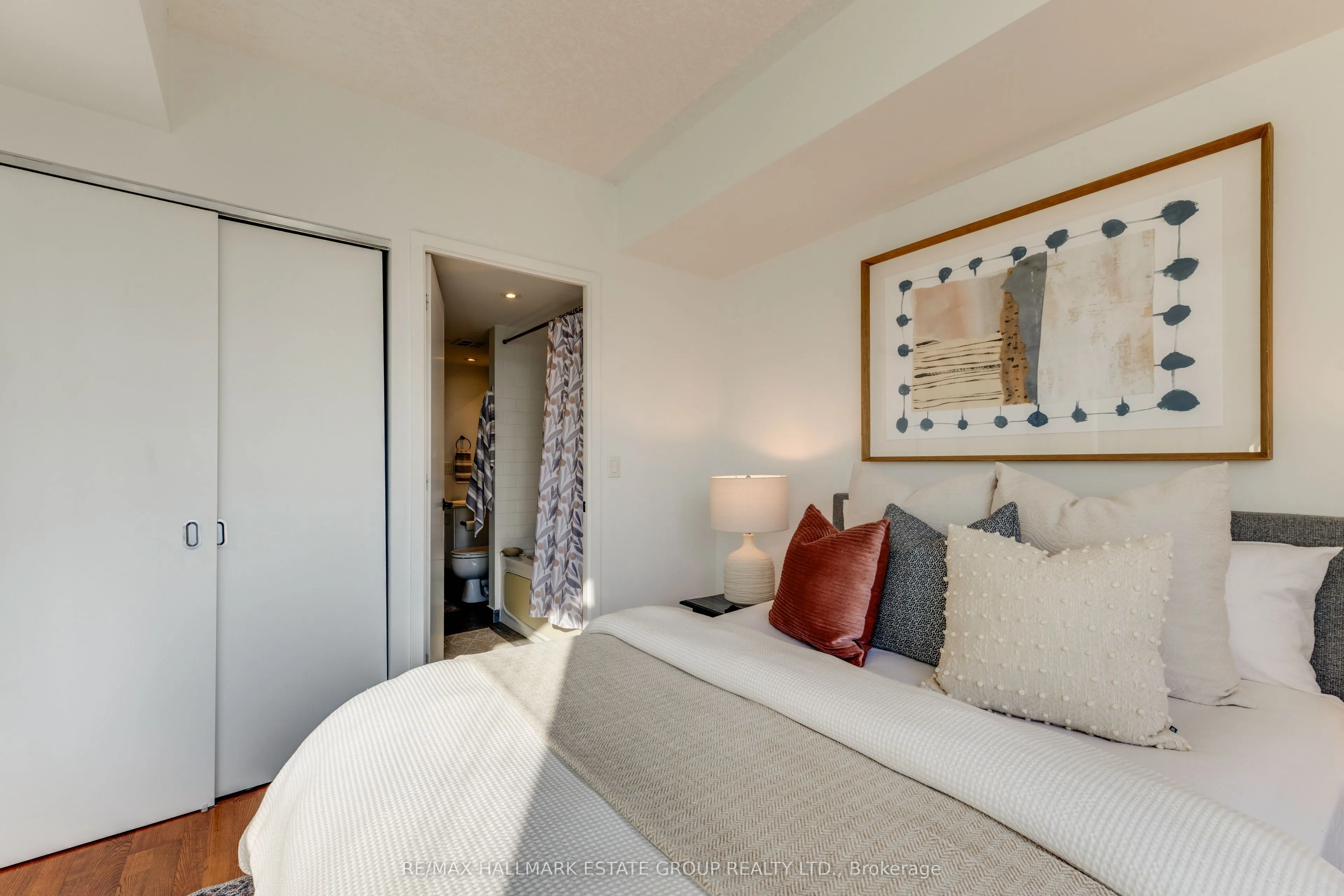 285 Mutual Street #2201