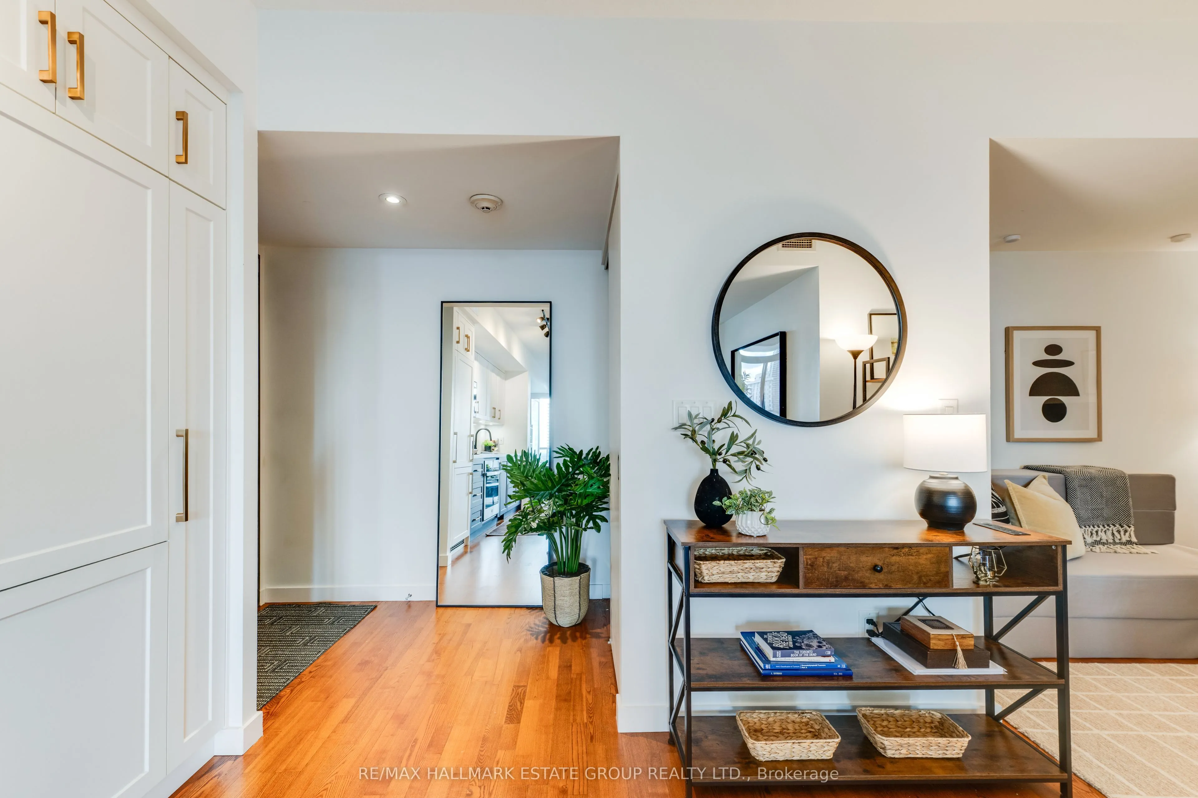 285 Mutual Street #2201