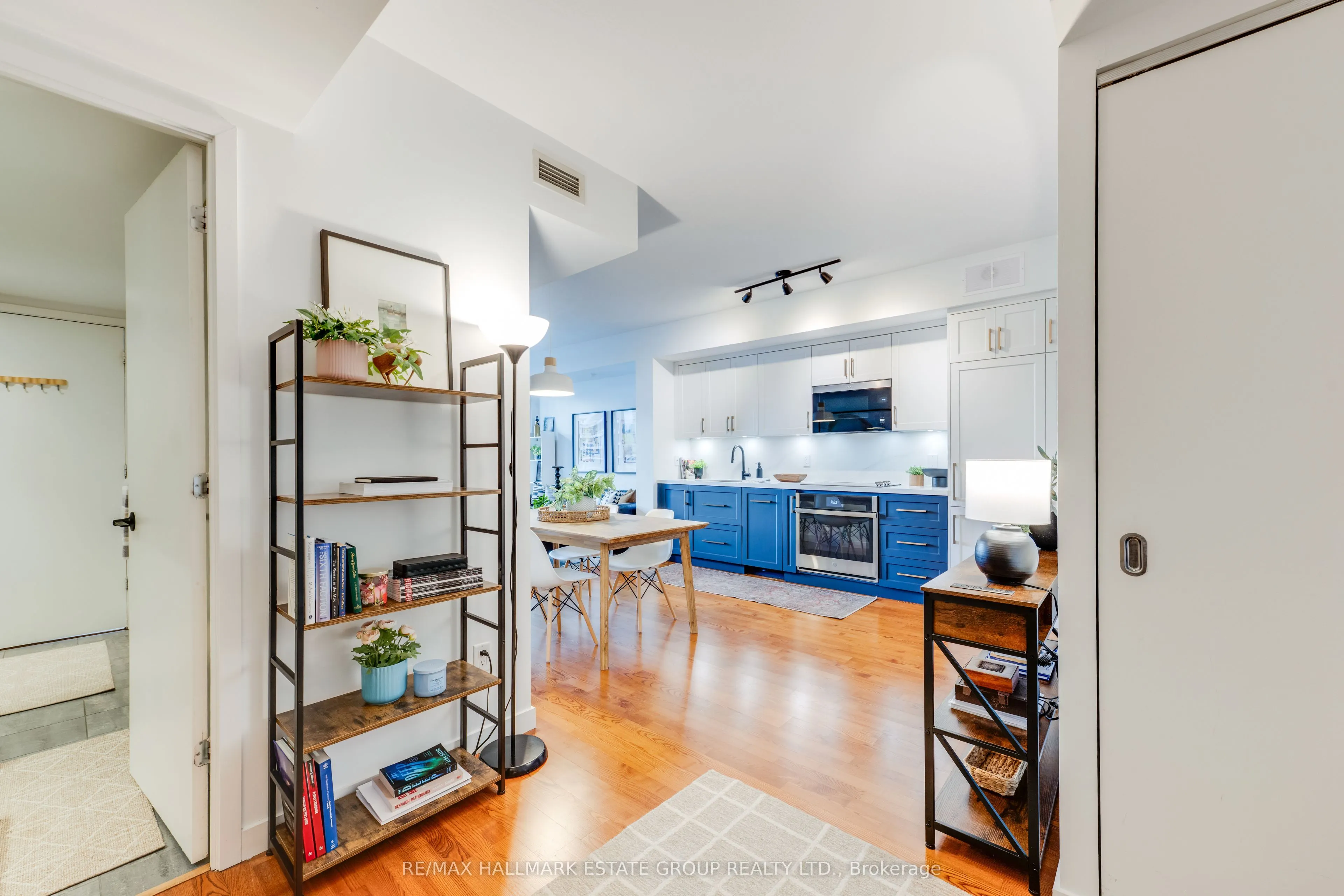 285 Mutual Street #2201