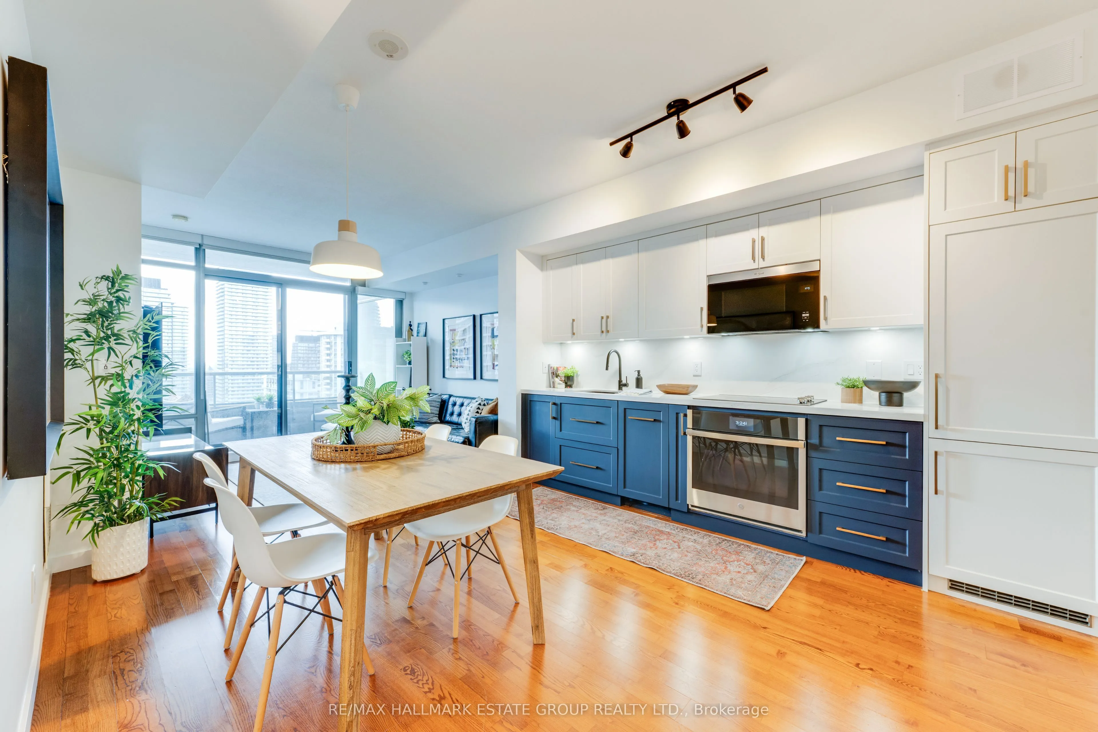 285 Mutual Street #2201