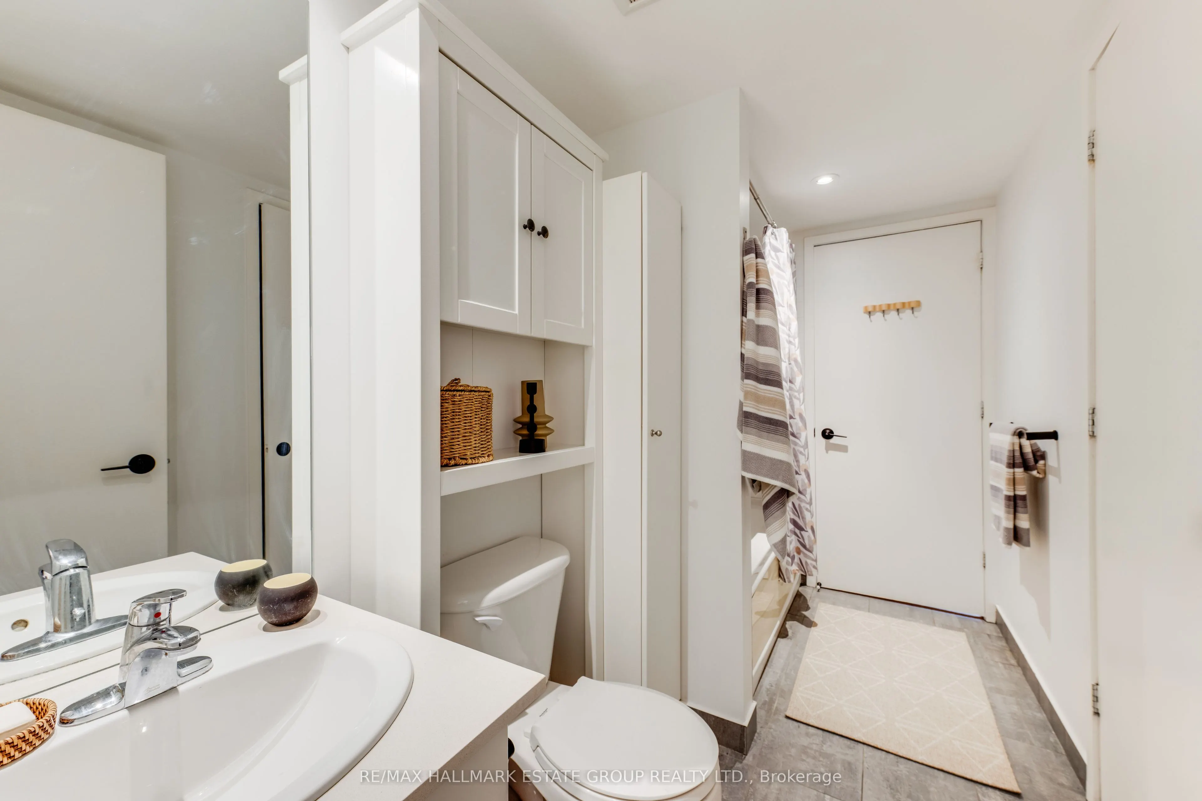 285 Mutual Street #2201