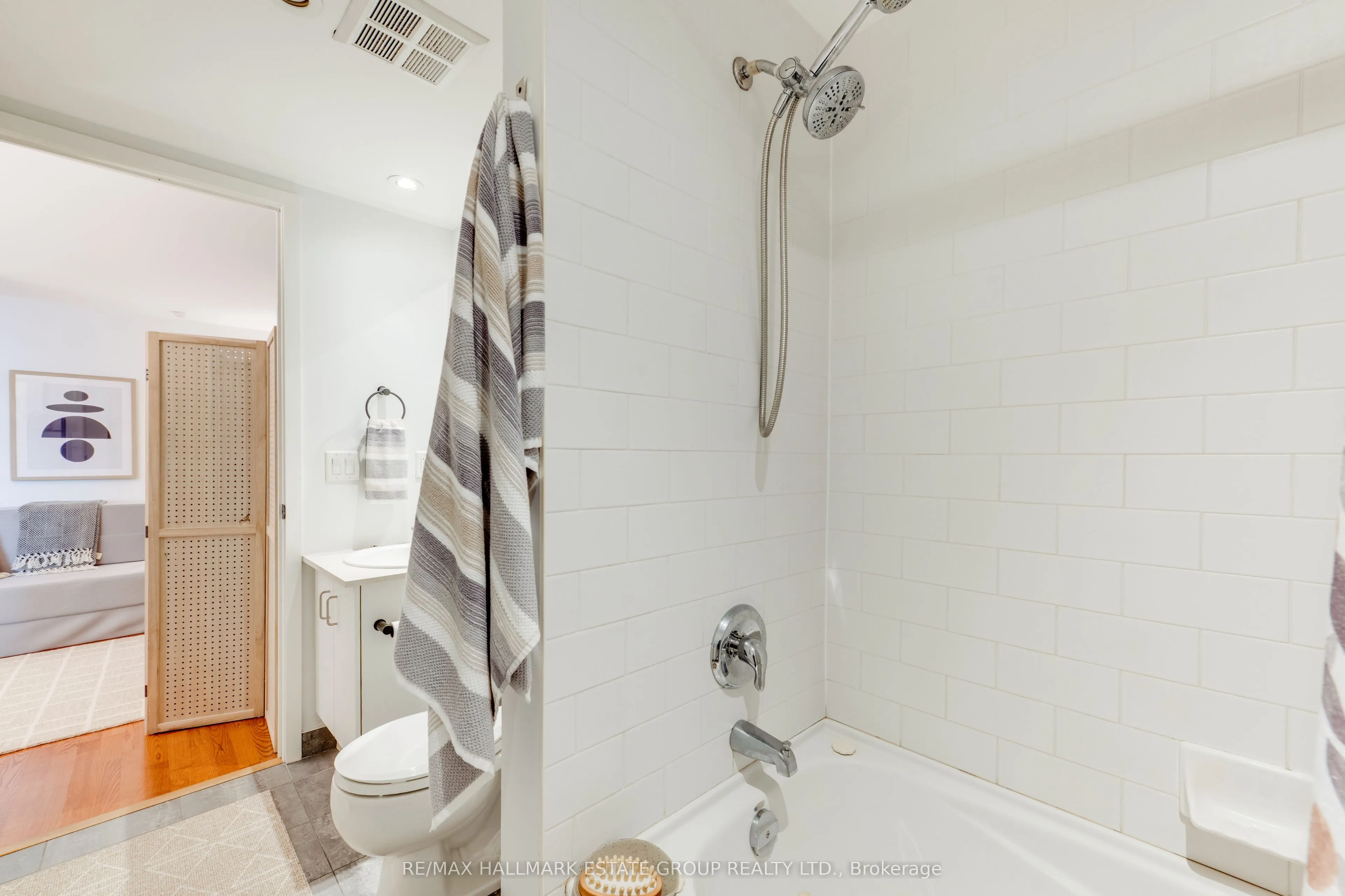 285 Mutual Street #2201
