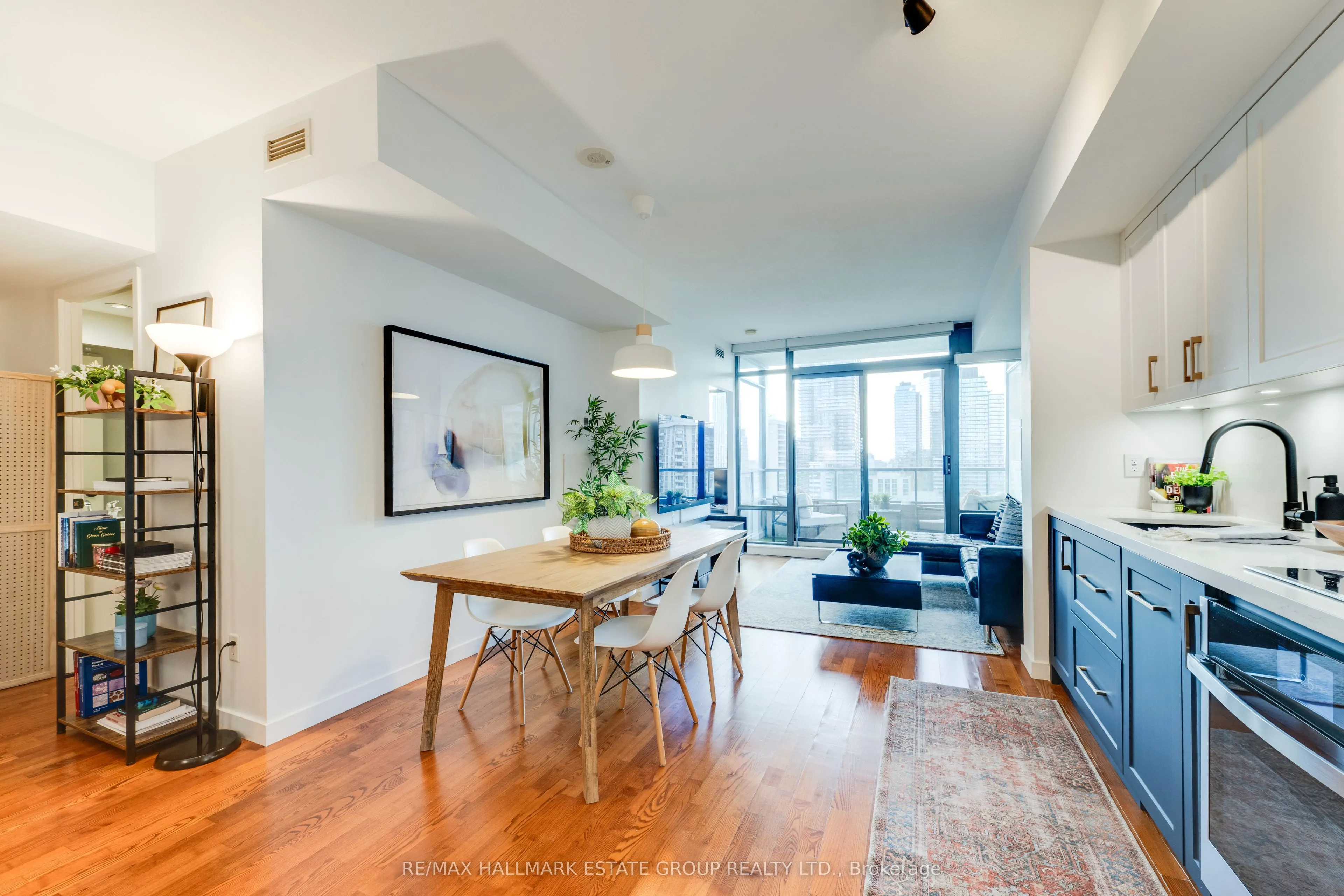 285 Mutual Street #2201