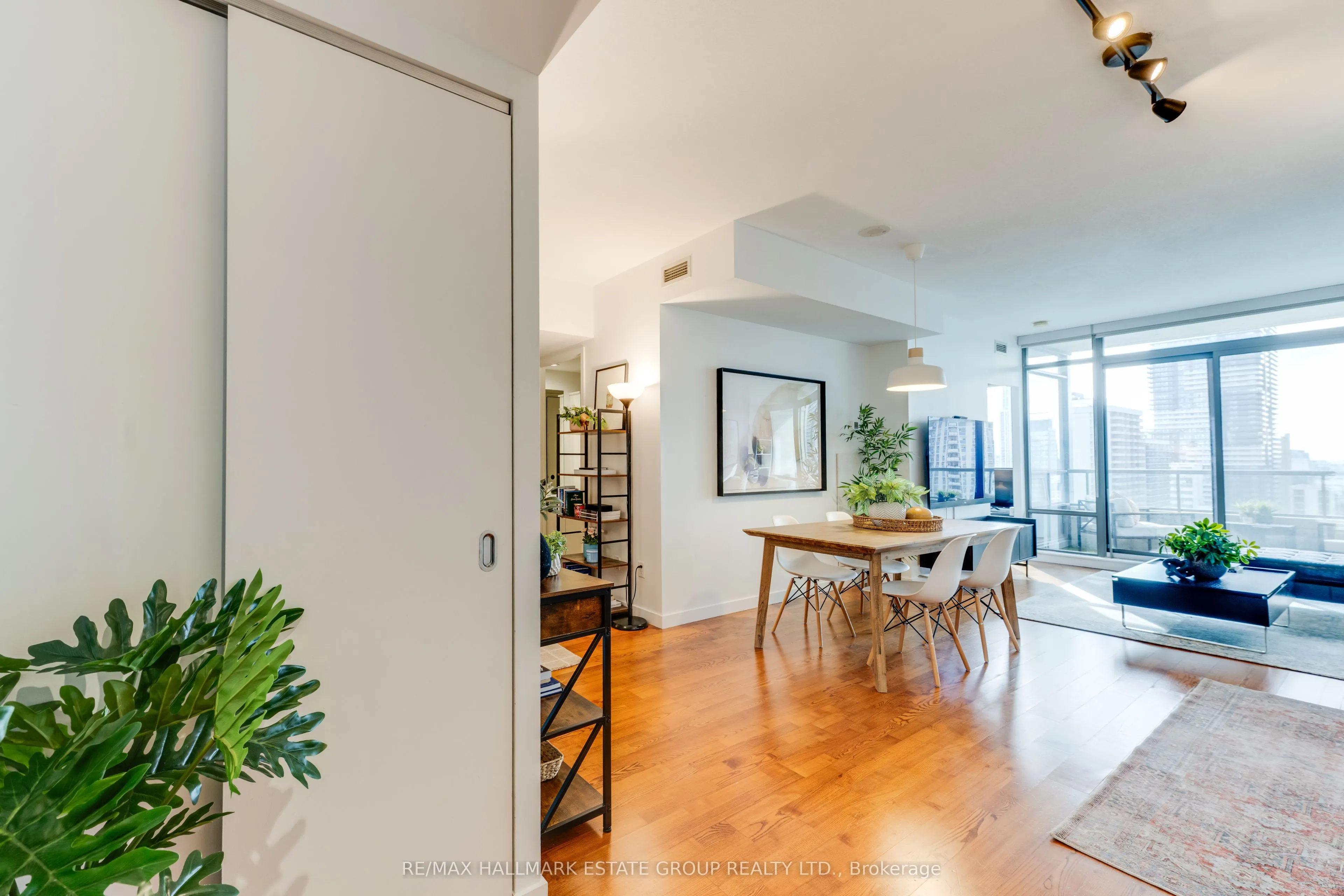 285 Mutual Street #2201