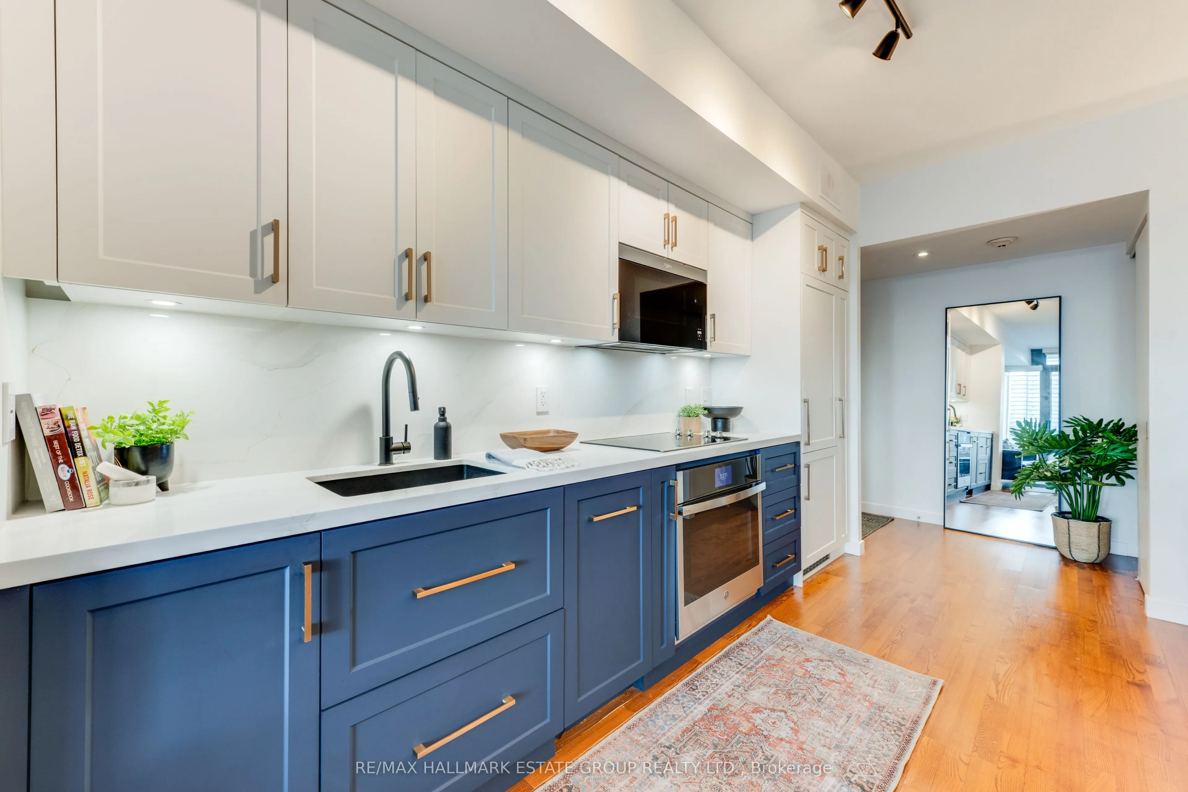 285 Mutual Street #2201