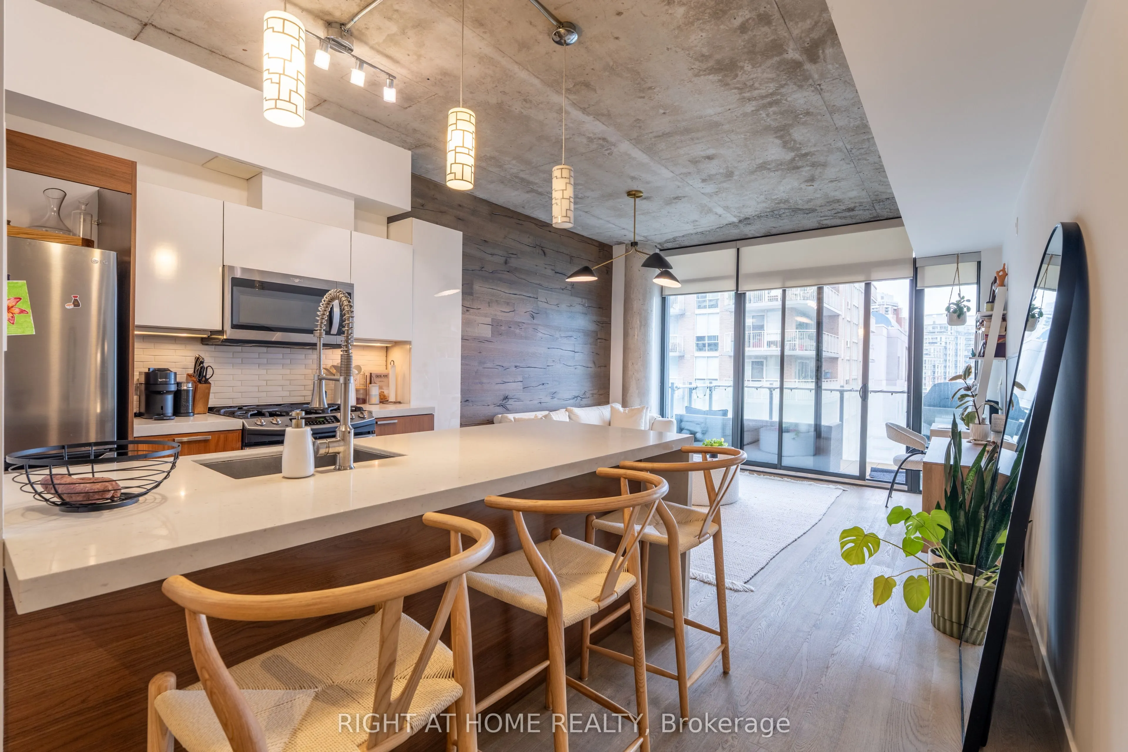 25 Stafford Street #704