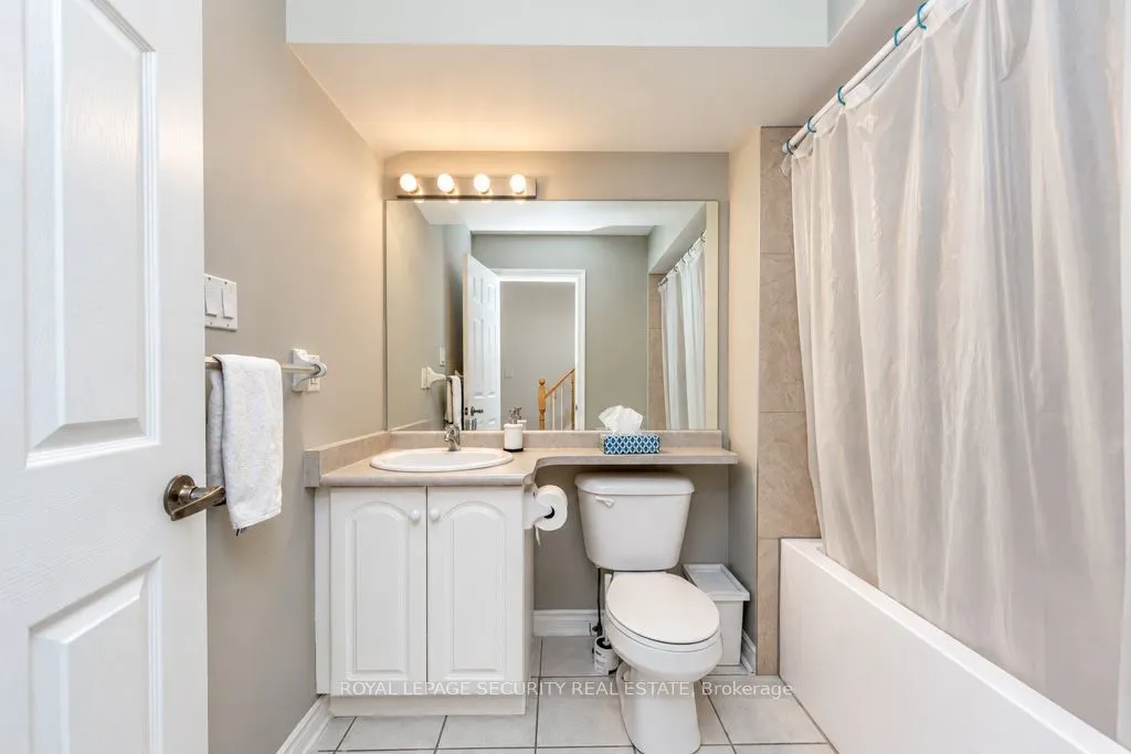 134 A Finch Avenue W