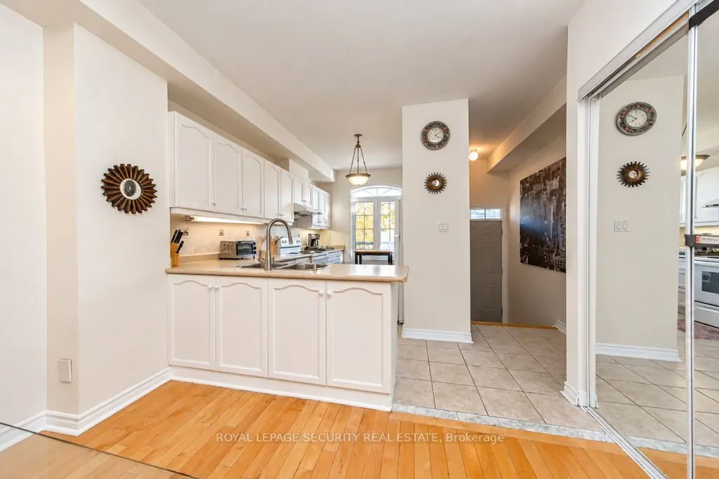 134 A Finch Avenue W