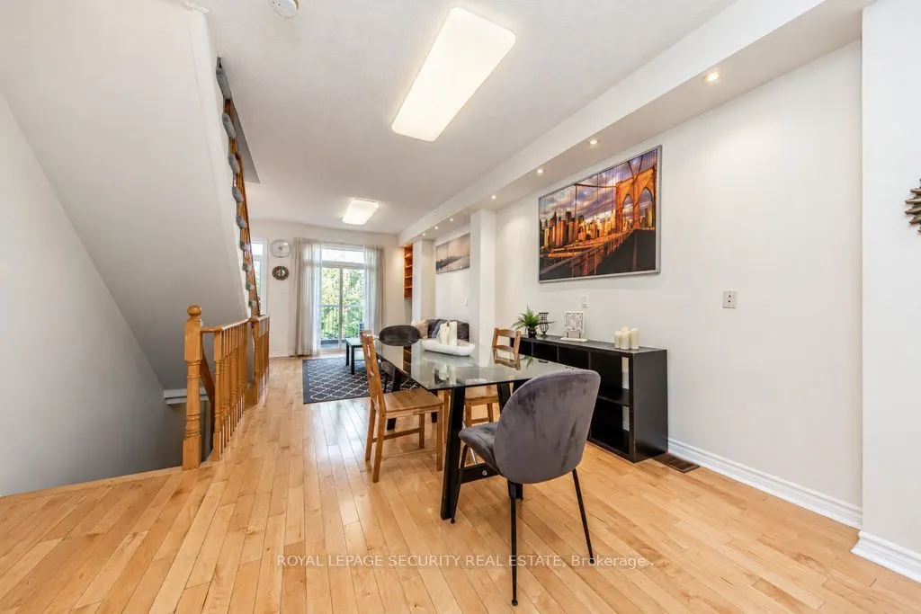 134 A Finch Avenue W