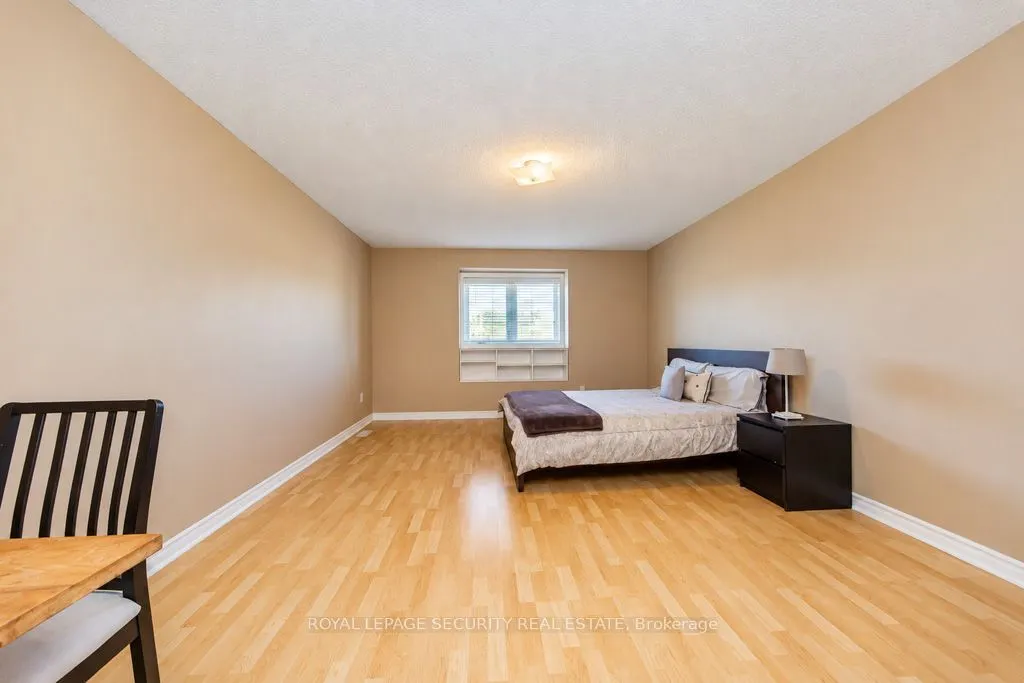 134 A Finch Avenue W