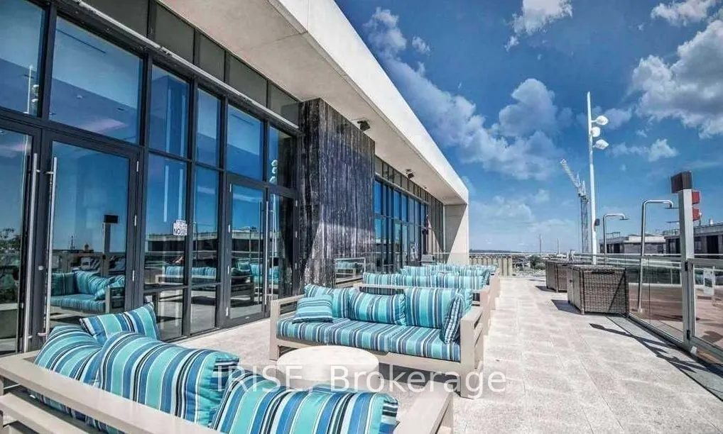 15 Merchants Wharf #607