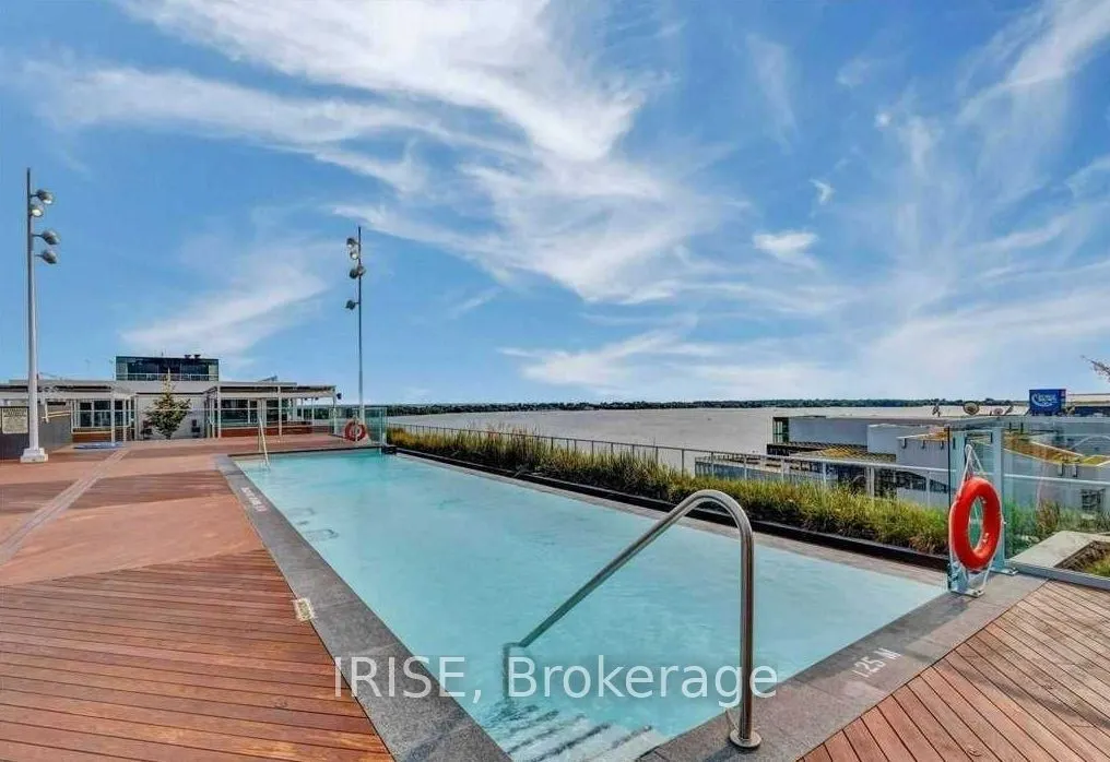 15 Merchants Wharf #607