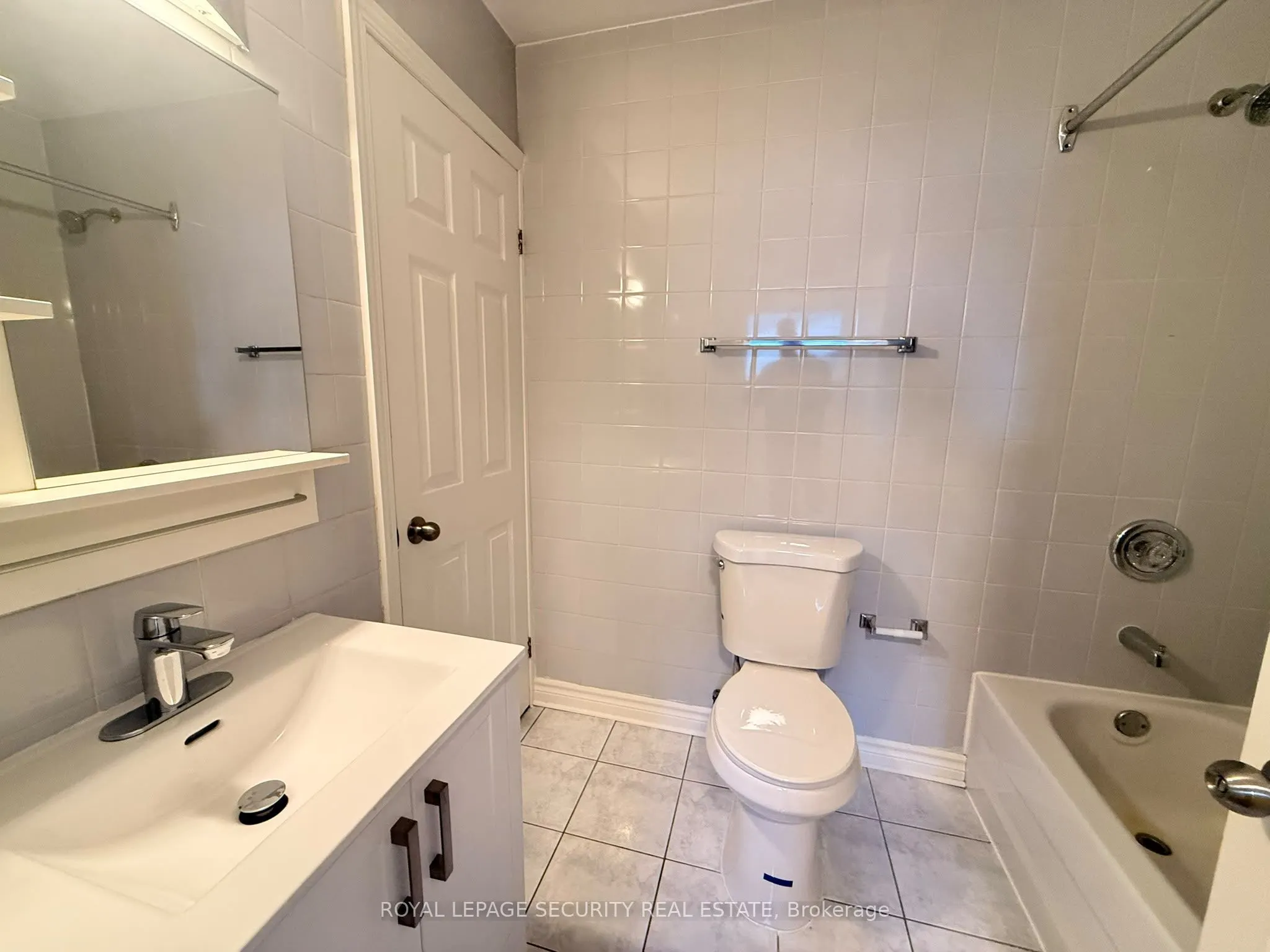 380 Crawford Street #Main Floor