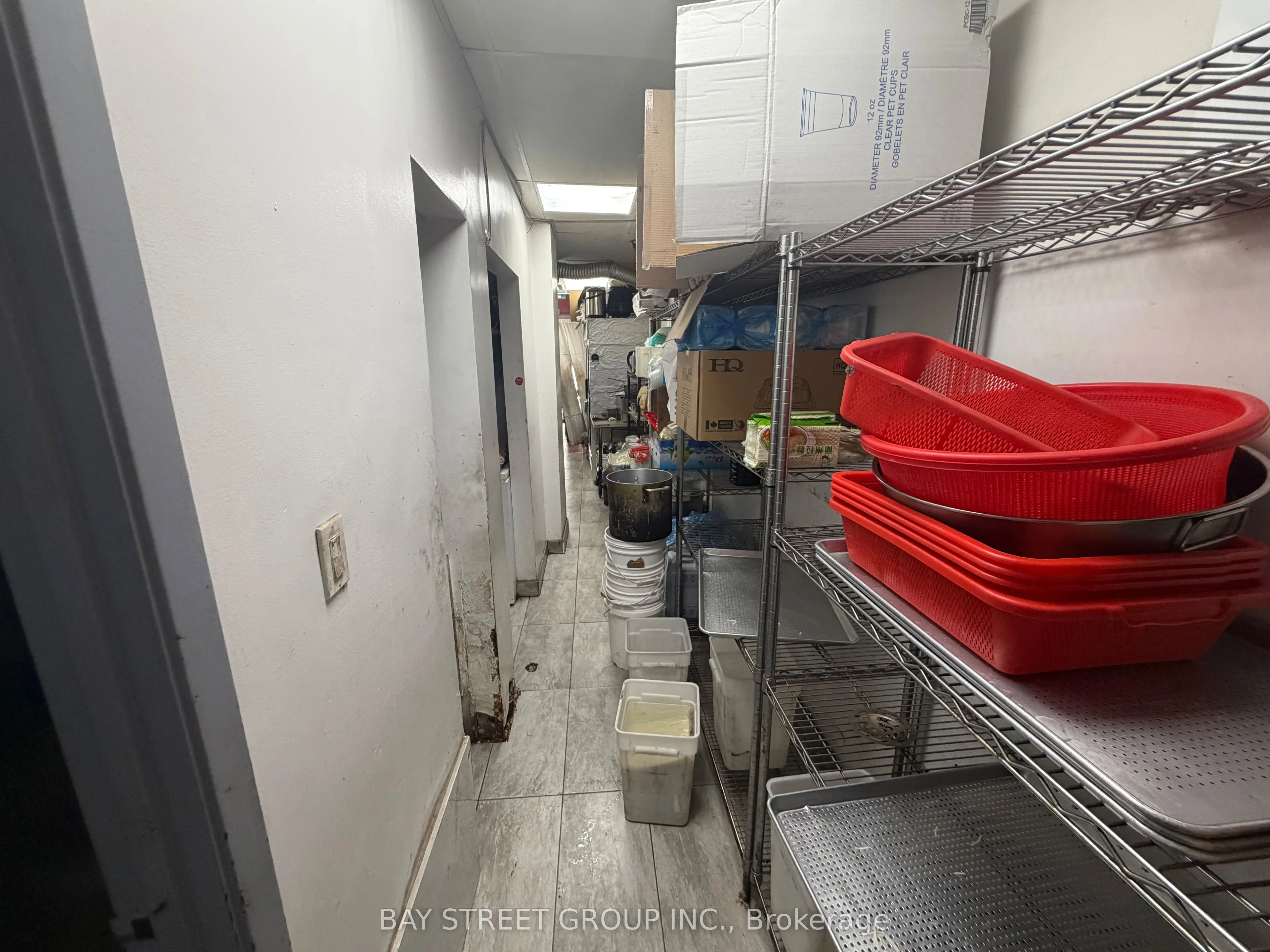 189 Dundas Street W