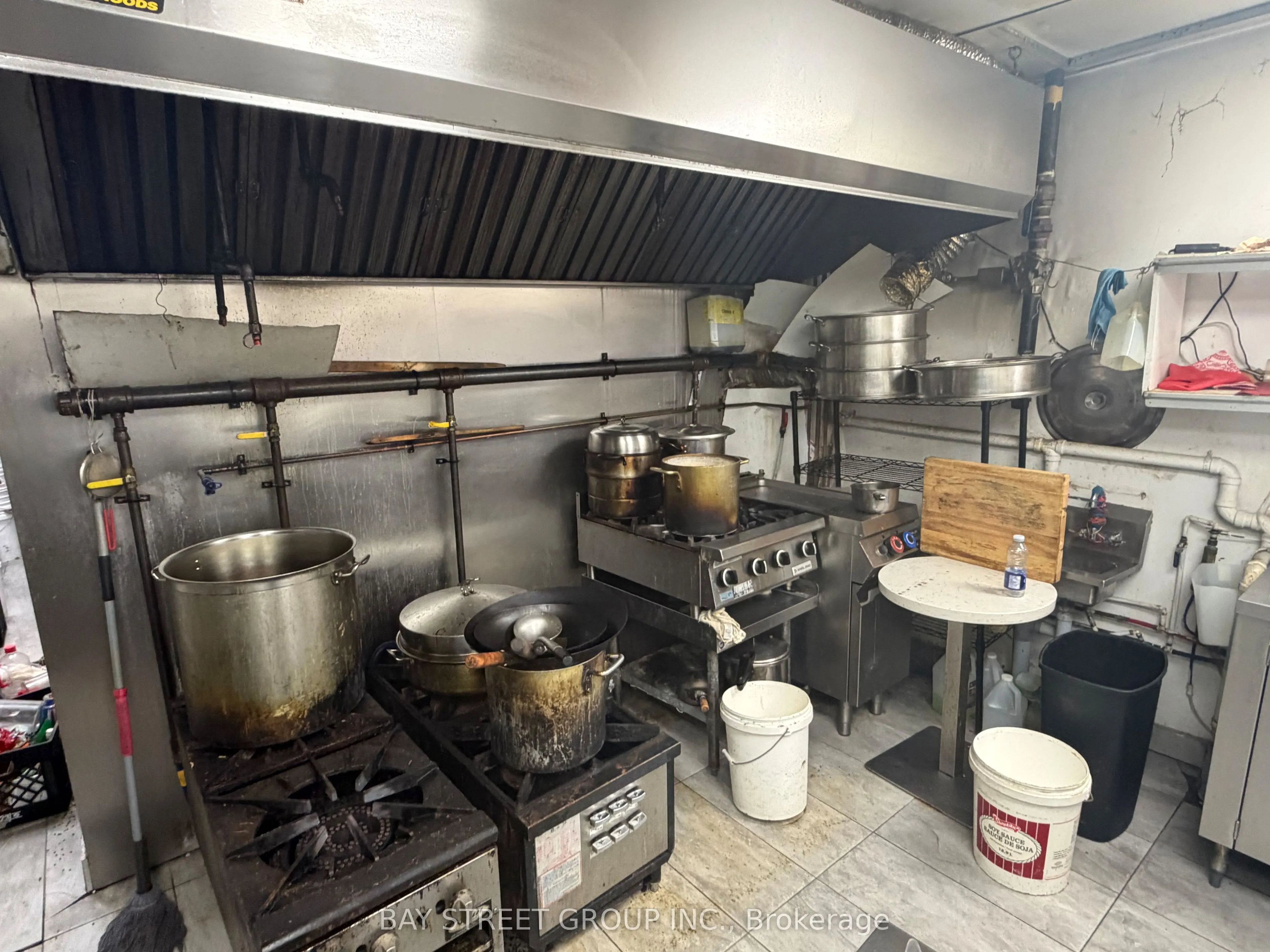 189 Dundas Street W